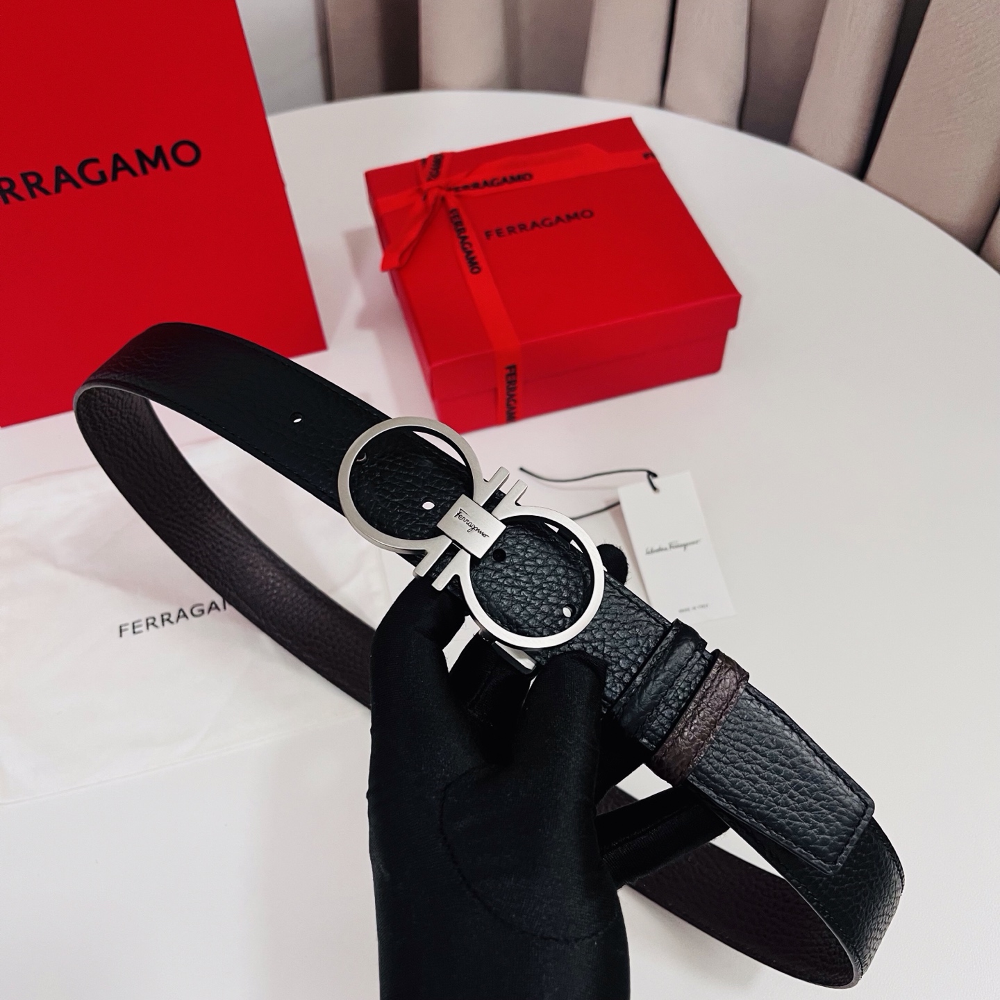 Ferragamo，菲拉格慕 ，宽度3.5cm 高级定制款男士皮带 黑咖双面进口牛皮 可双面使用 自行选