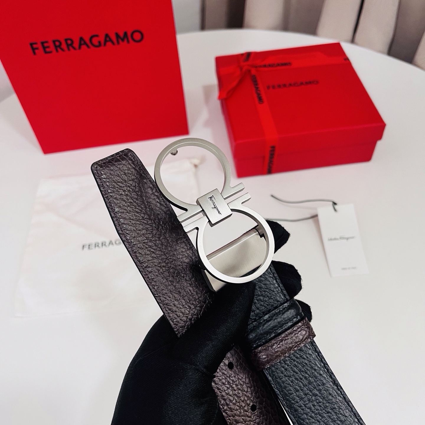 Ferragamo，菲拉格慕 ，宽度3.5cm 高级定制款男士皮带 黑咖双面进口牛皮 可双面使用 自行选