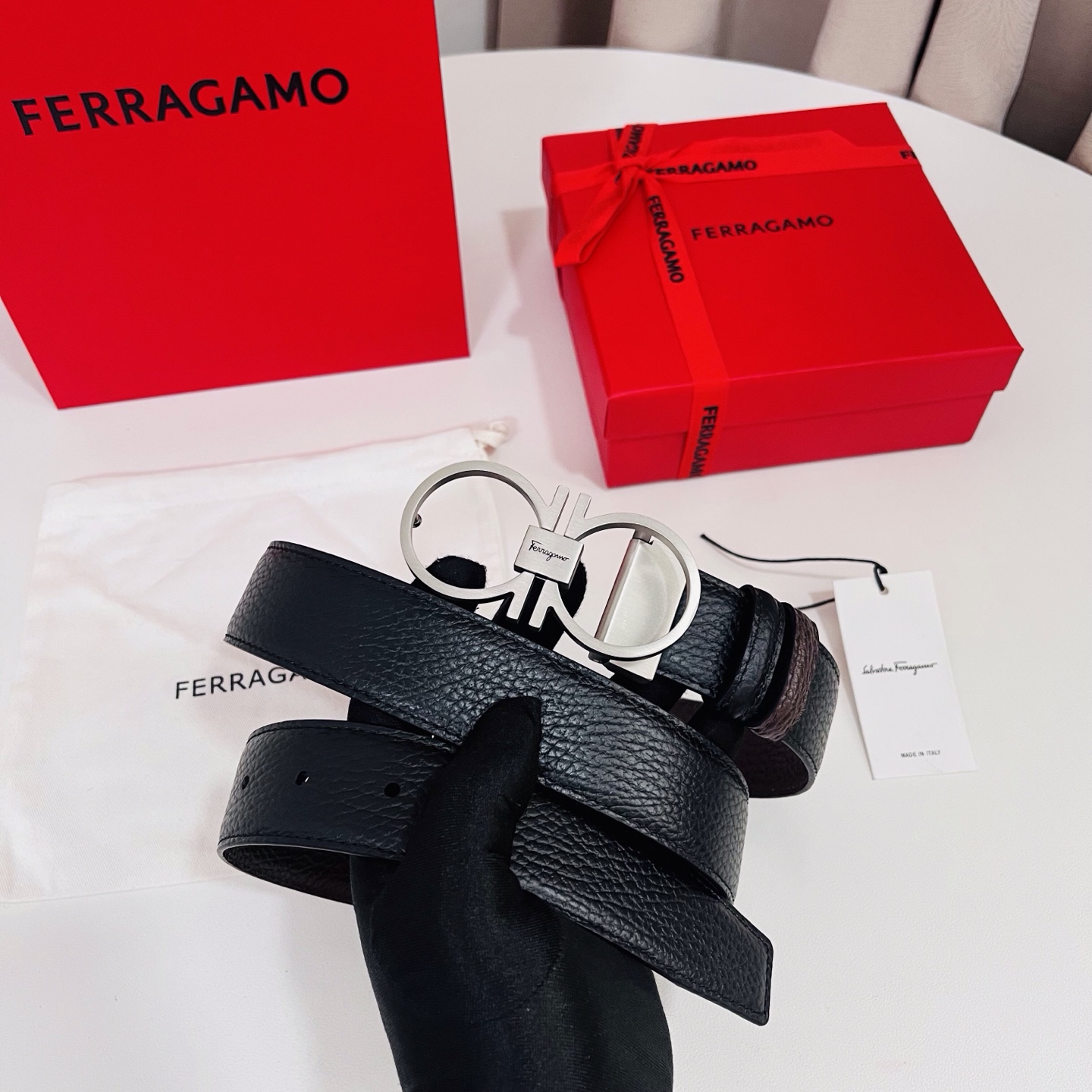Ferragamo，菲拉格慕 ，宽度3.5cm 高级定制款男士皮带 黑咖双面进口牛皮 可双面使用 自行选
