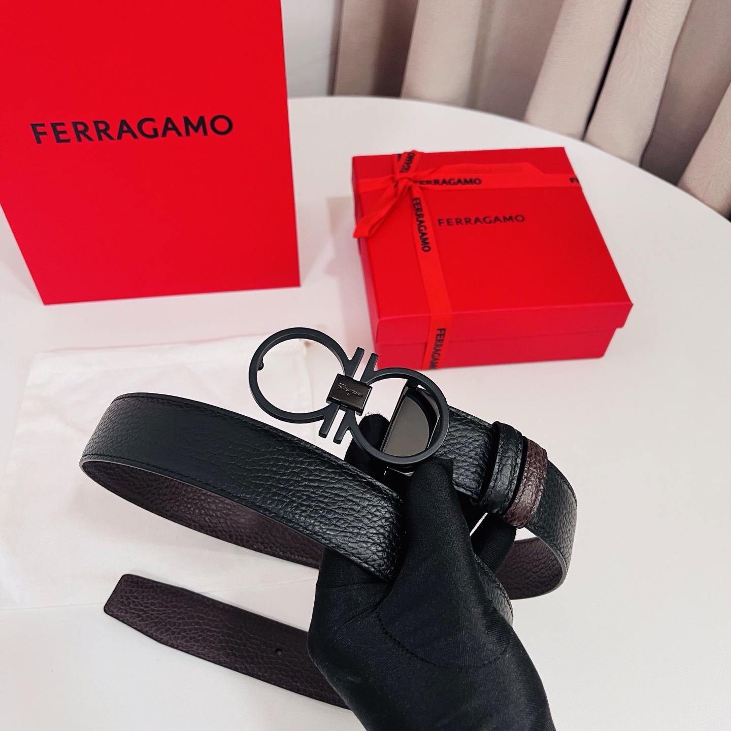 Ferragamo，菲拉格慕 ，宽度3.5cm 高级定制款男士皮带 黑咖双面进口牛皮 可双面使用 自行选