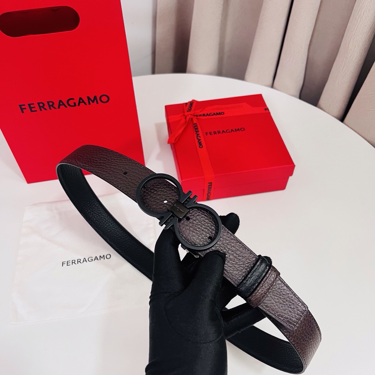 Ferragamo，菲拉格慕 ，宽度3.5cm 高级定制款男士皮带 黑咖双面进口牛皮 可双面使用 自行选