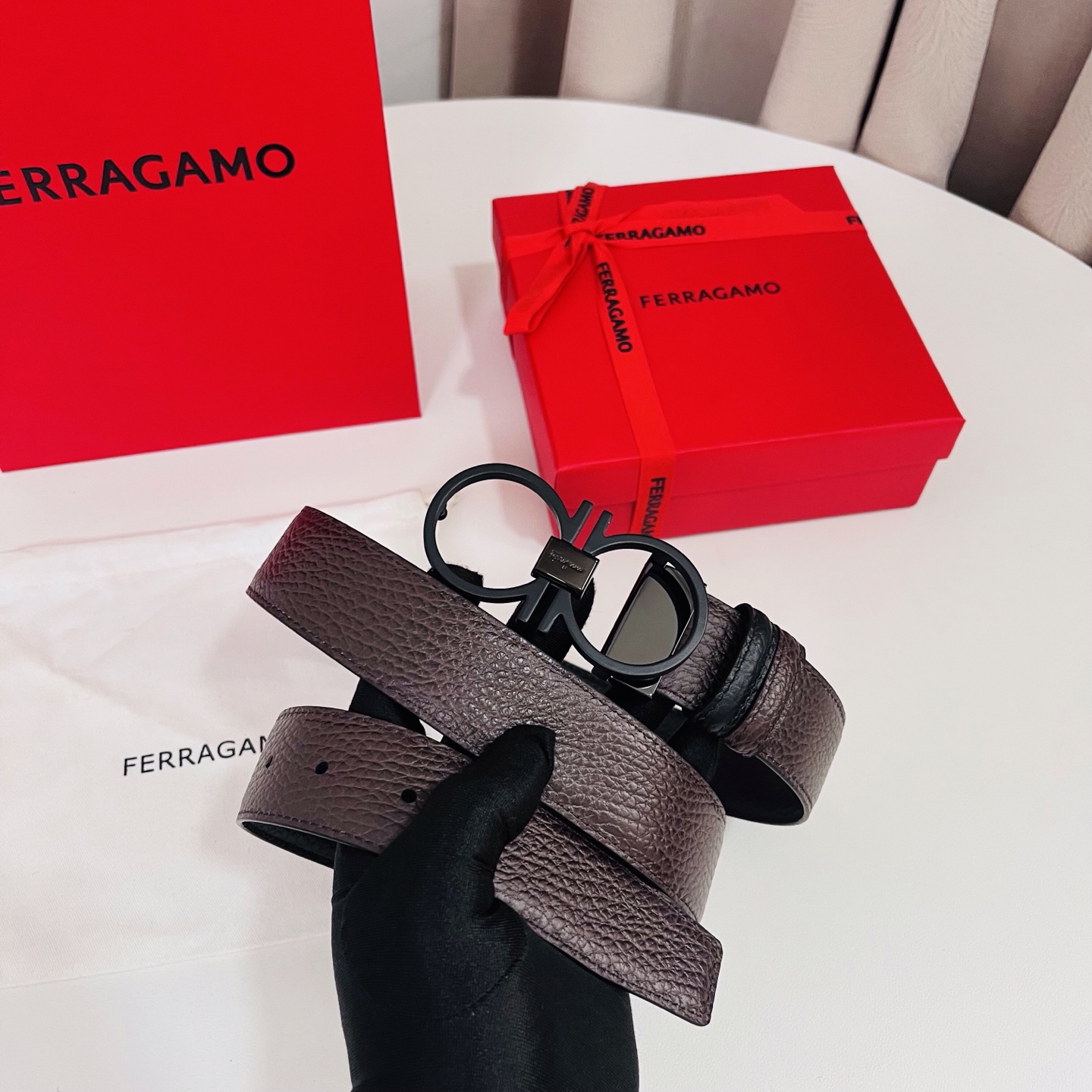 Ferragamo，菲拉格慕 ，宽度3.5cm 高级定制款男士皮带 黑咖双面进口牛皮 可双面使用 自行选