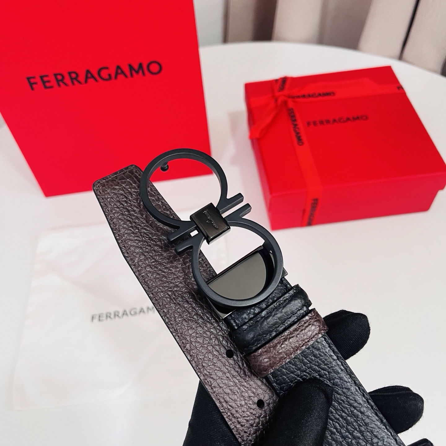 Ferragamo，菲拉格慕 ，宽度3.5cm 高级定制款男士皮带 黑咖双面进口牛皮 可双面使用 自行选