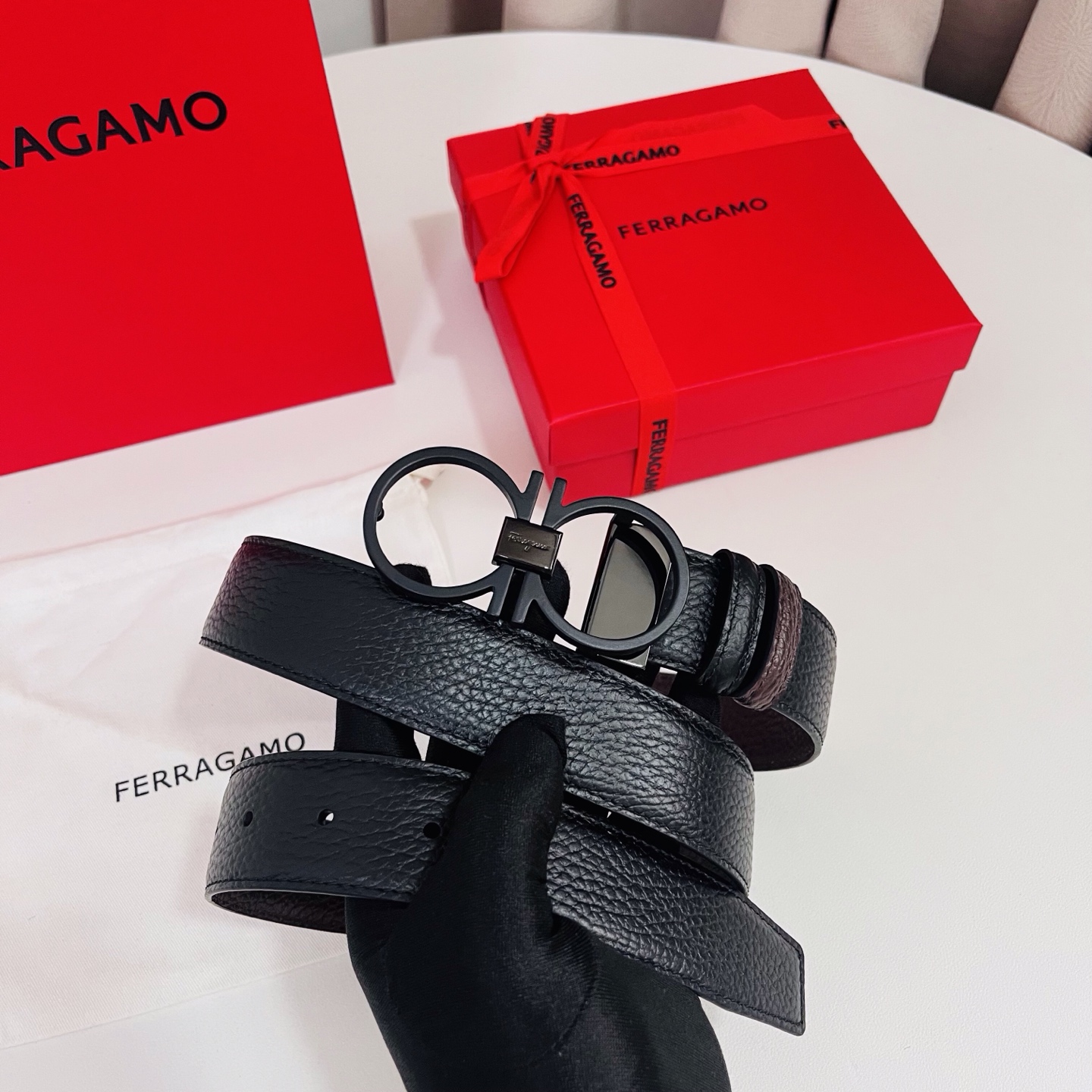 Ferragamo，菲拉格慕 ，宽度3.5cm 高级定制款男士皮带 黑咖双面进口牛皮 可双面使用 自行选