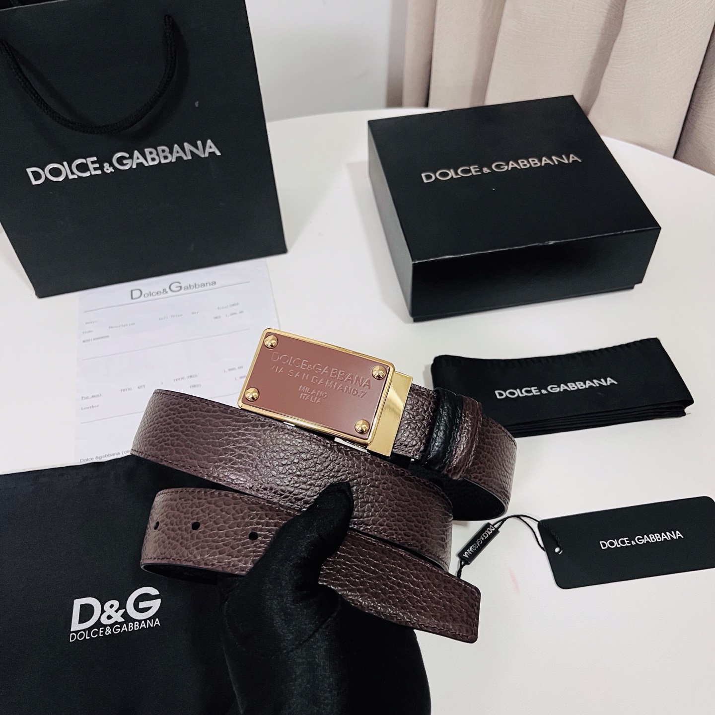DG 杜嘉班纳，男士双面简约皮带字母logo搭扣. 双面牛皮 3.5cm