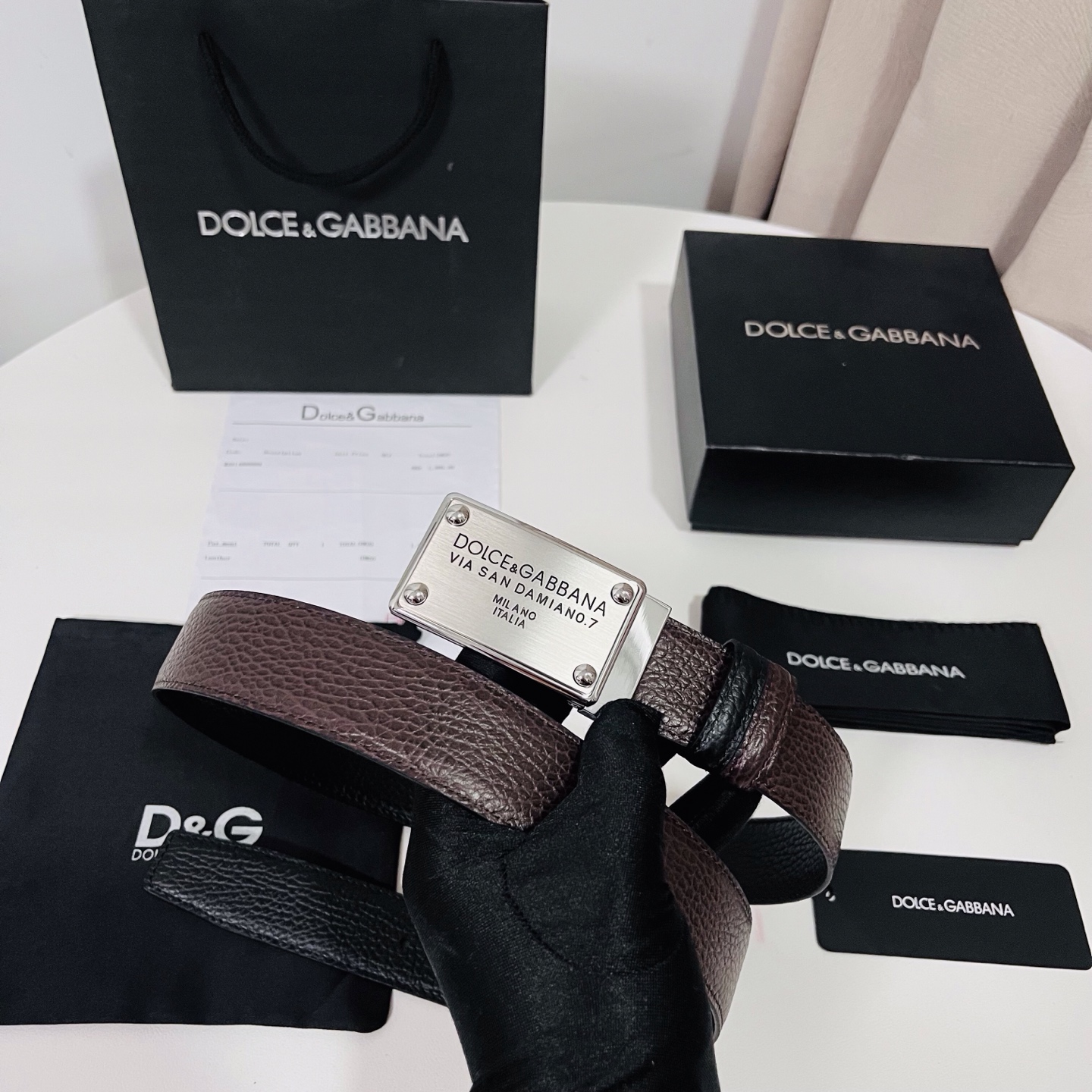 DG 杜嘉班纳，男士双面简约皮带字母logo搭扣. 双面牛皮 3.5cm