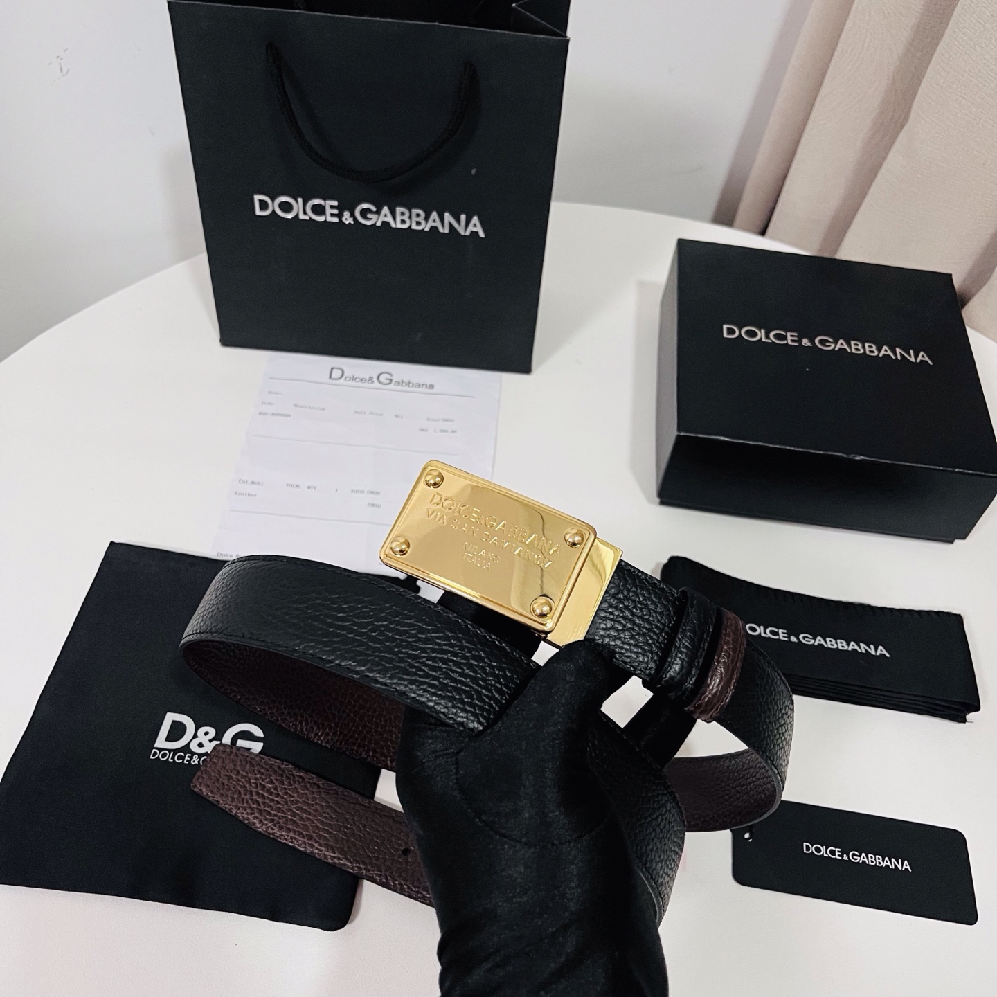 DG 杜嘉班纳，男士双面简约皮带字母logo搭扣. 双面牛皮 3.5cm