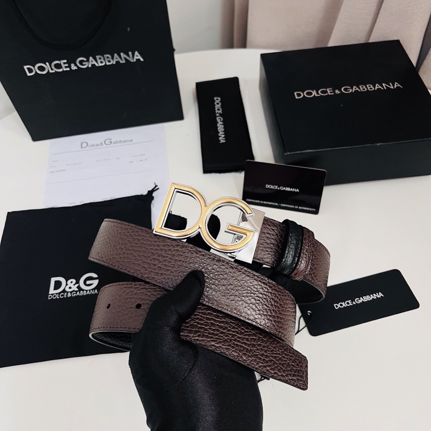 DG 杜嘉班纳，男士双面简约皮带字母logo搭扣. 双面牛皮 3.5cm