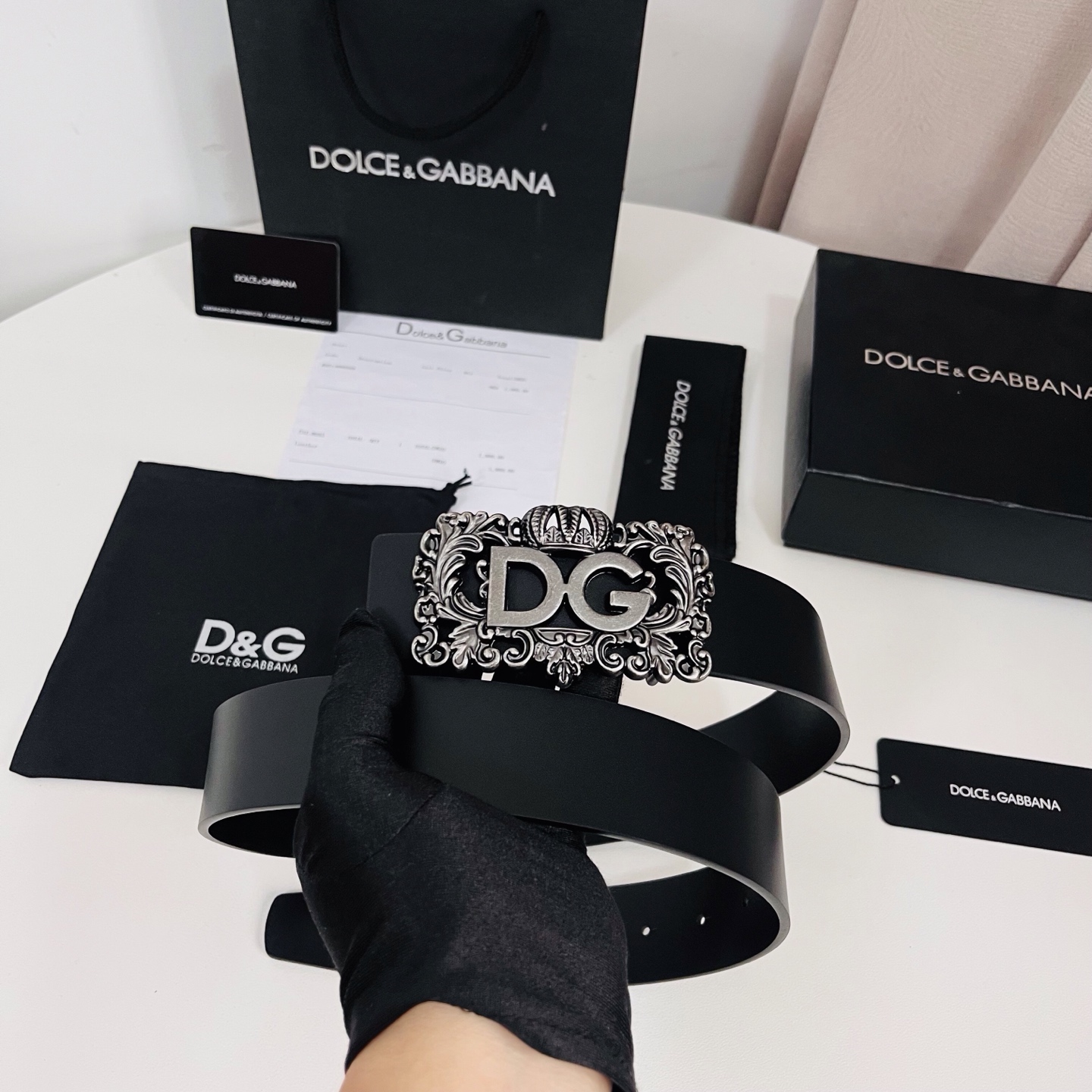 Dolce&Gabbana 新款 金色电镀金属徽标搭扣•搭扣下方设有点扣• 无镍搭扣与配件• 意大利制造