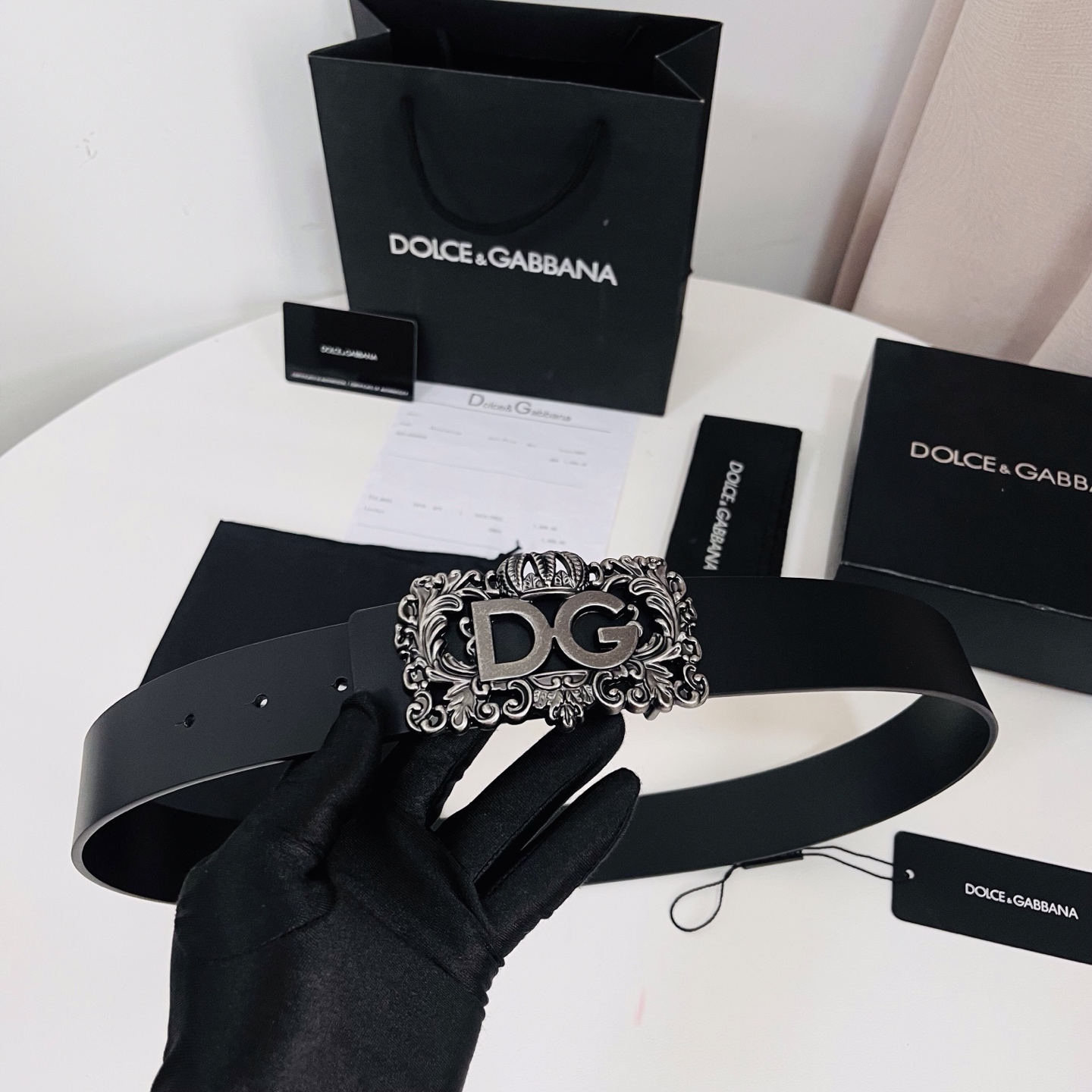 Dolce&Gabbana 新款 金色电镀金属徽标搭扣•搭扣下方设有点扣• 无镍搭扣与配件• 意大利制造