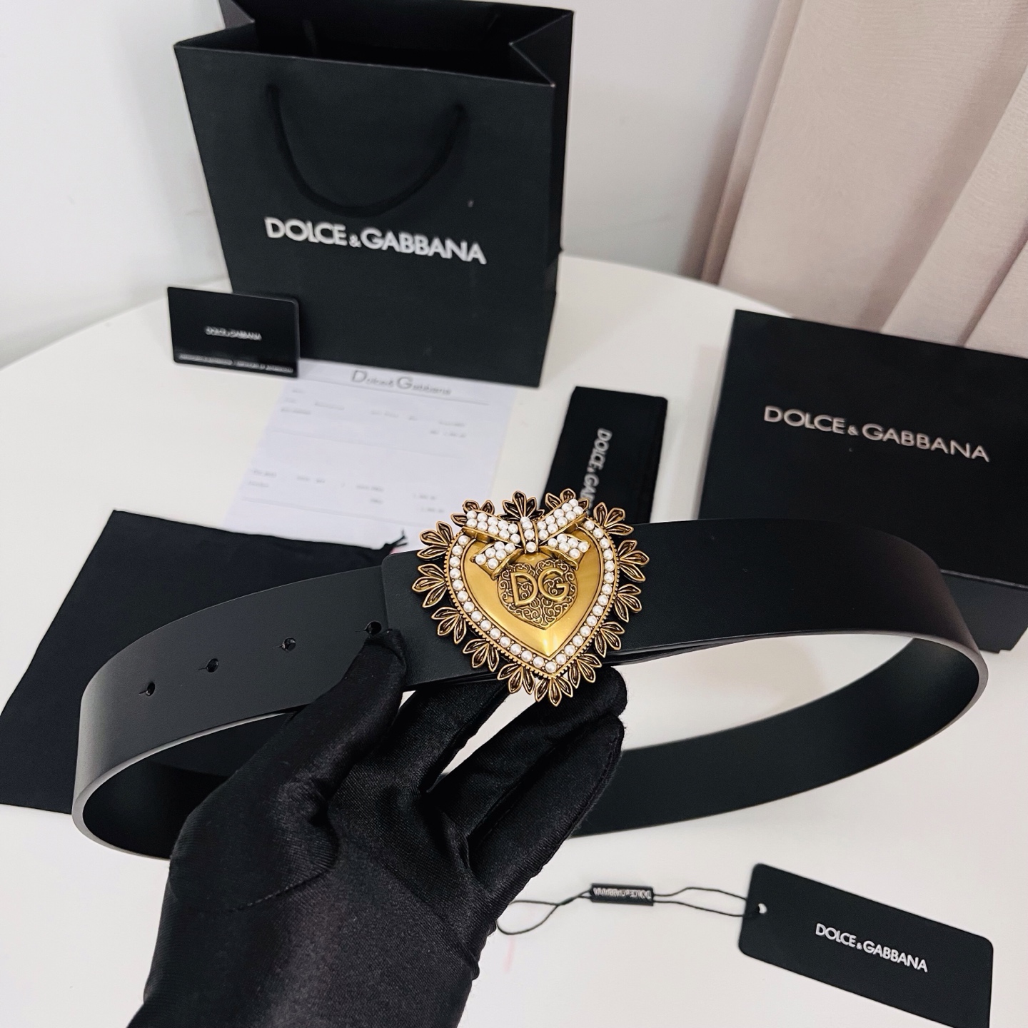 Dolce&Gabbana 新款 金色电镀金属徽标搭扣•搭扣下方设有点扣• 无镍搭扣与配件• 意大利制造