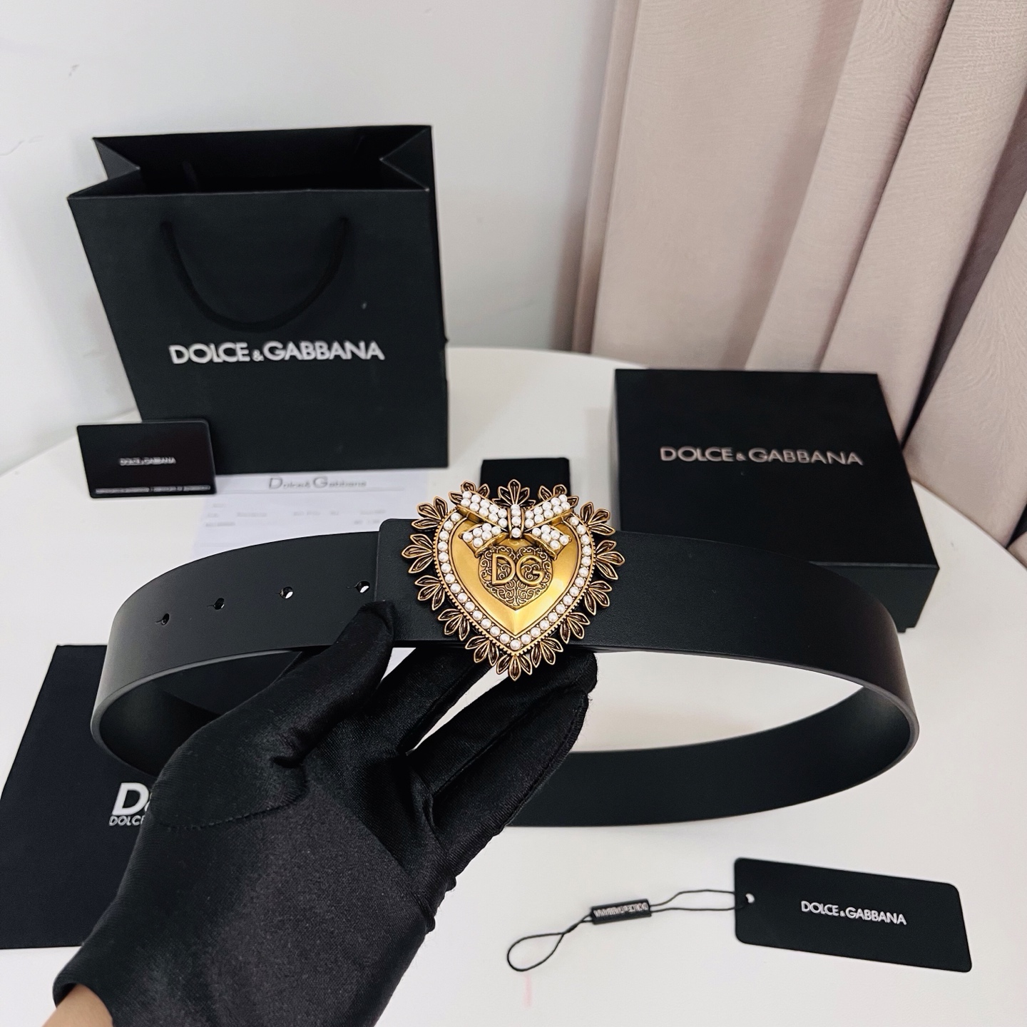 Dolce&Gabbana 新款 金色电镀金属徽标搭扣•搭扣下方设有点扣• 无镍搭扣与配件• 意大利制造