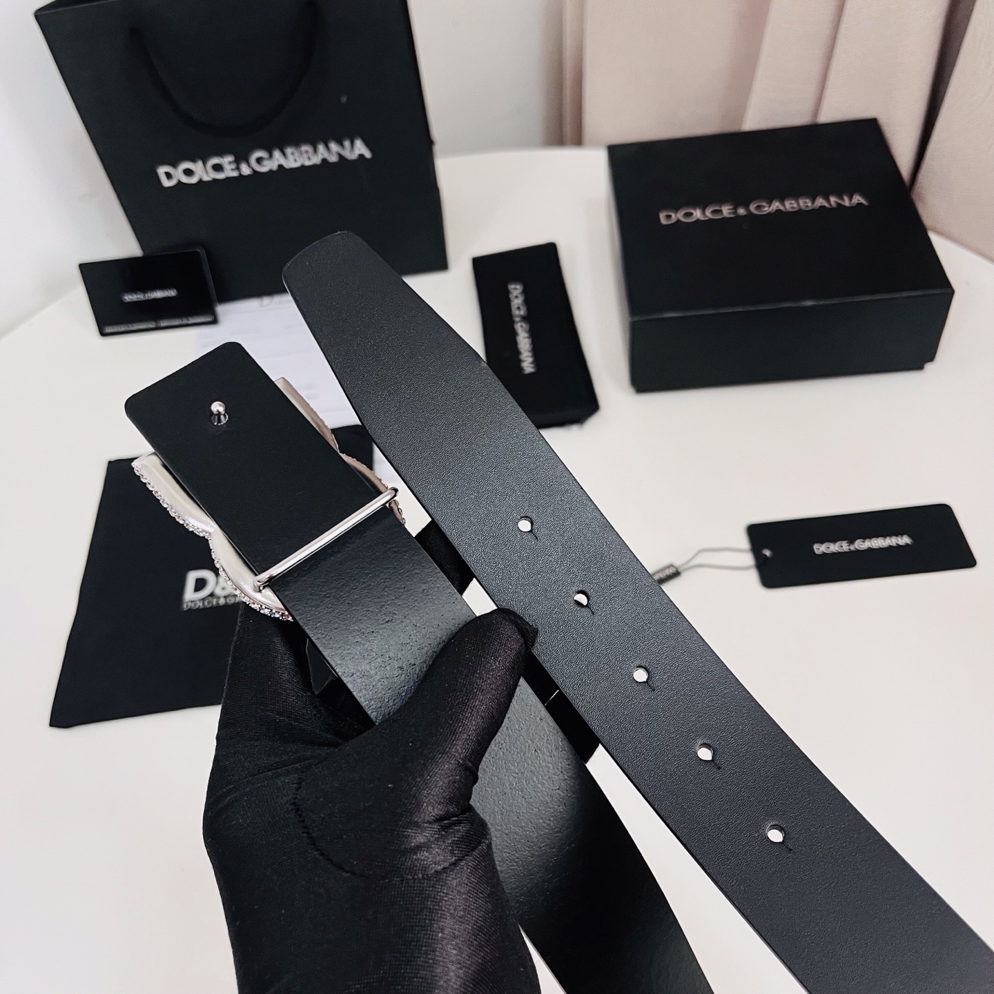 Dolce&Gabbana 新款 满天星 电镀金属徽标搭扣•搭扣下方设有点扣• 无镍搭扣与配件• 意大利