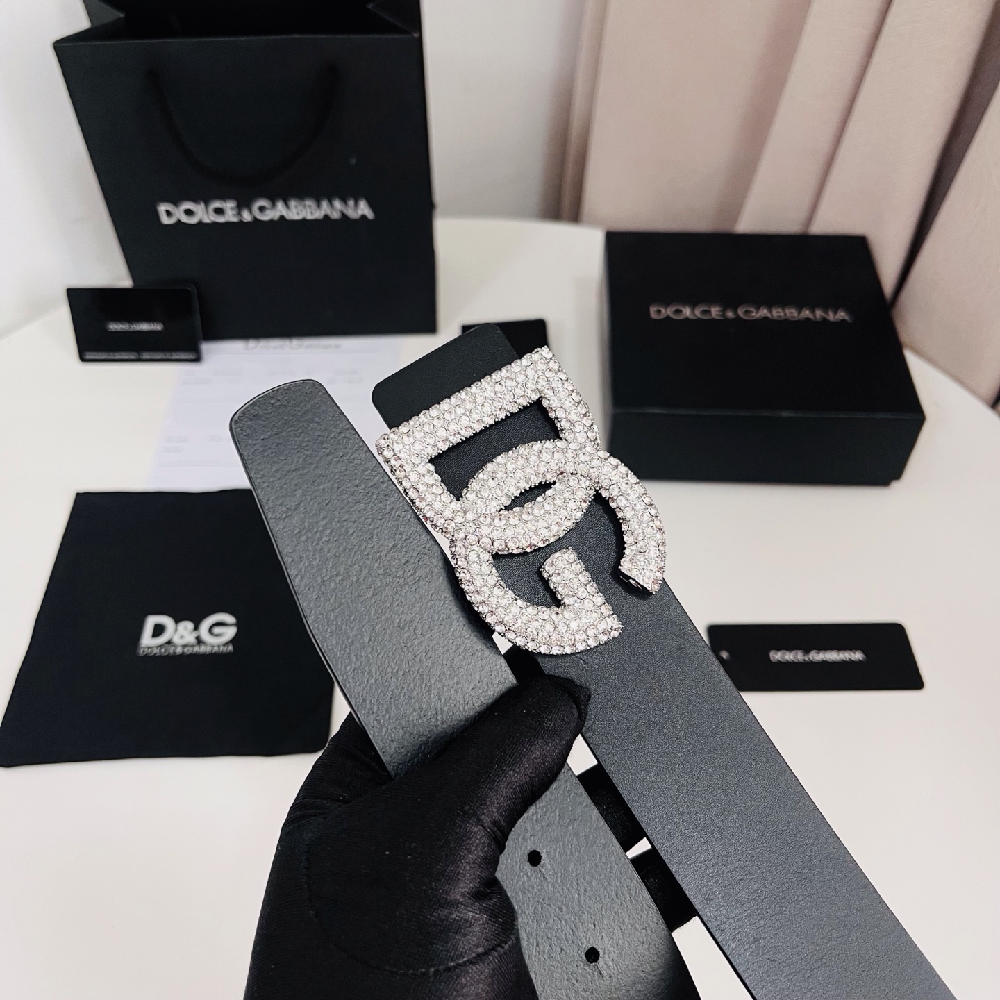 Dolce&Gabbana 新款 满天星 电镀金属徽标搭扣•搭扣下方设有点扣• 无镍搭扣与配件• 意大利