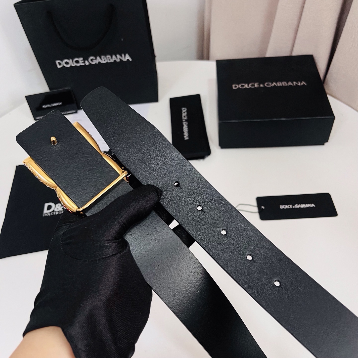 Dolce&Gabbana 新款 满天星 电镀金属徽标搭扣•搭扣下方设有点扣• 无镍搭扣与配件• 意大利