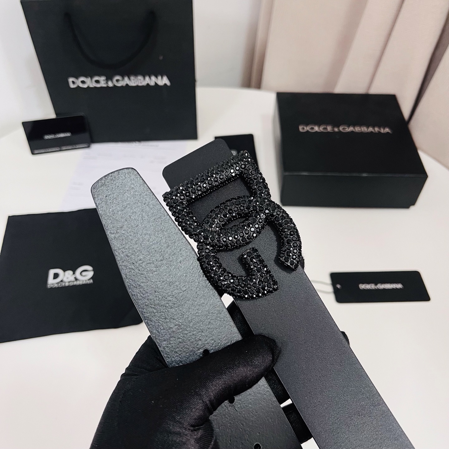 Dolce&Gabbana 新款 满天星 电镀金属徽标搭扣•搭扣下方设有点扣• 无镍搭扣与配件• 意大利