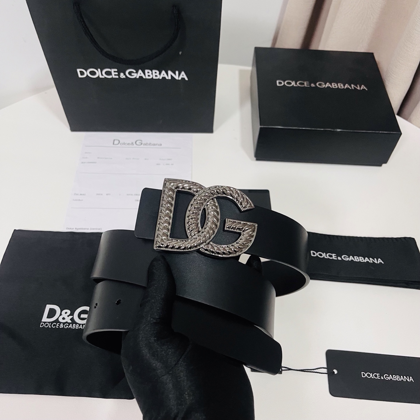 Dolce&Gabbana 新款 金色电镀金属徽标搭扣•搭扣下方设有点扣• 无镍搭扣与配件• 意大利制造