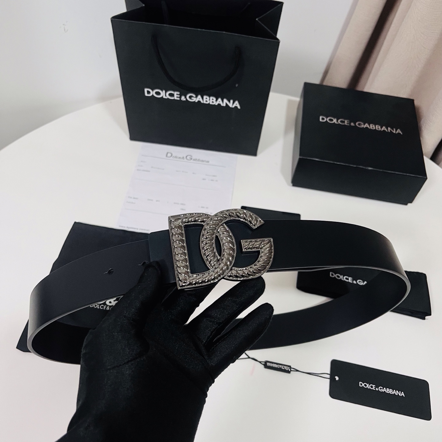 Dolce&Gabbana 新款 金色电镀金属徽标搭扣•搭扣下方设有点扣• 无镍搭扣与配件• 意大利制造