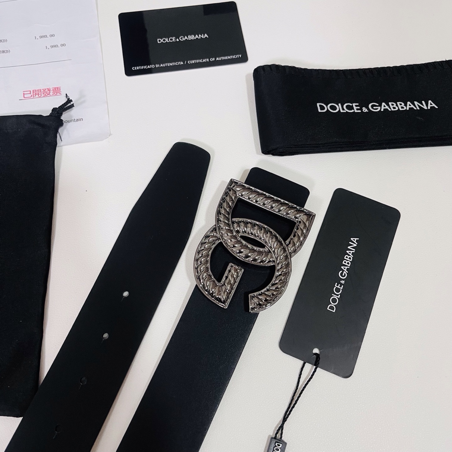 Dolce&Gabbana 新款 金色电镀金属徽标搭扣•搭扣下方设有点扣• 无镍搭扣与配件• 意大利制造