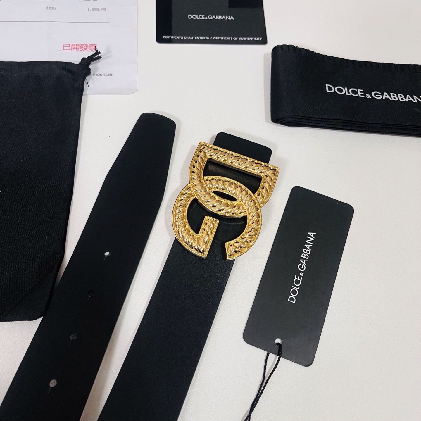 Dolce&Gabbana 新款 金色电镀金属徽标搭扣•搭扣下方设有点扣• 无镍搭扣与配件• 意大利制造
