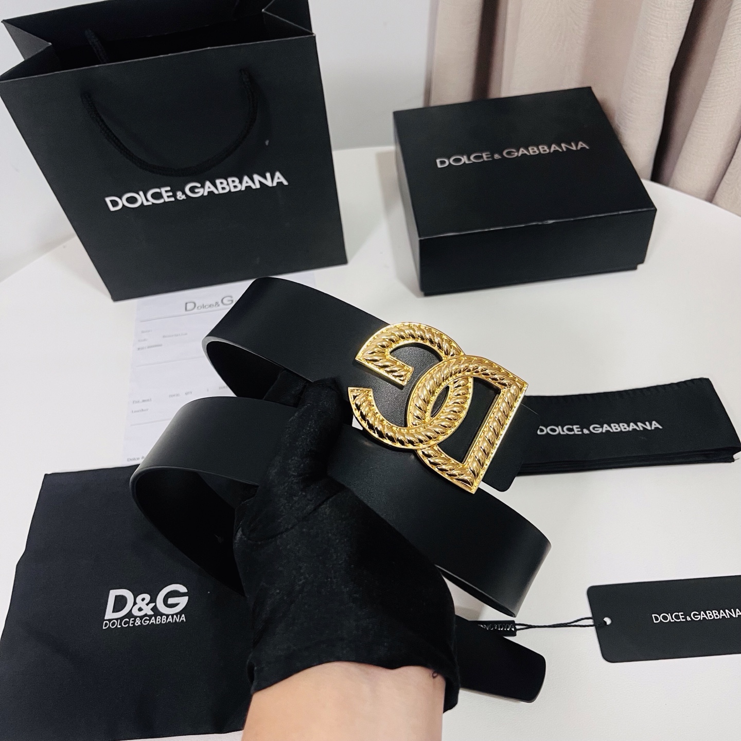 Dolce&Gabbana 新款 金色电镀金属徽标搭扣•搭扣下方设有点扣• 无镍搭扣与配件• 意大利制造