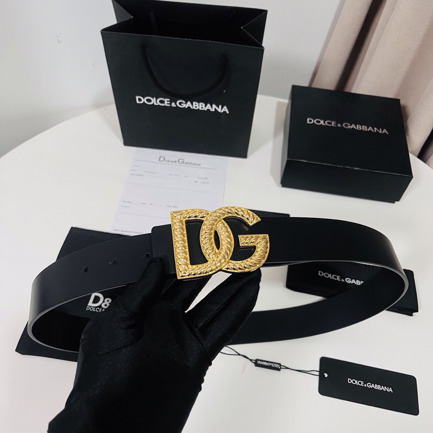 Dolce&Gabbana 新款 金色电镀金属徽标搭扣•搭扣下方设有点扣• 无镍搭扣与配件• 意大利制造