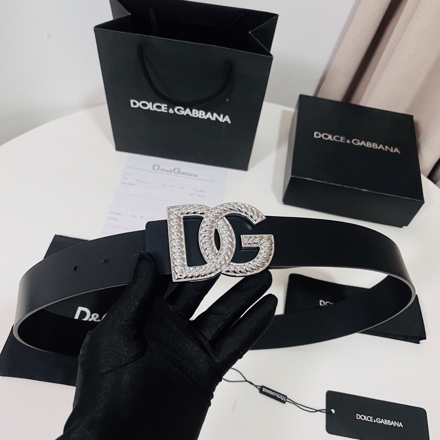 Dolce&Gabbana 新款 金色电镀金属徽标搭扣•搭扣下方设有点扣• 无镍搭扣与配件• 意大利制造