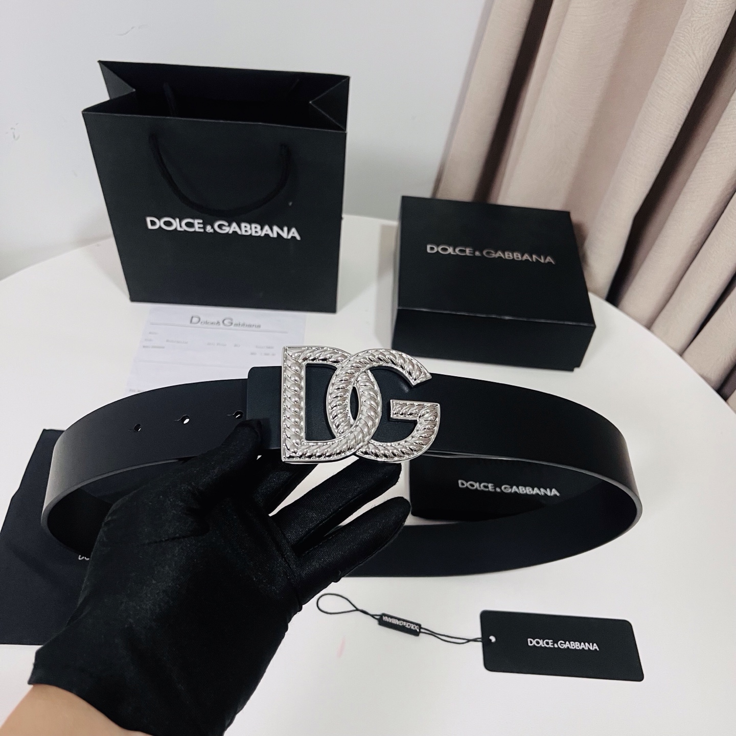 Dolce&Gabbana 新款 金色电镀金属徽标搭扣•搭扣下方设有点扣• 无镍搭扣与配件• 意大利制造