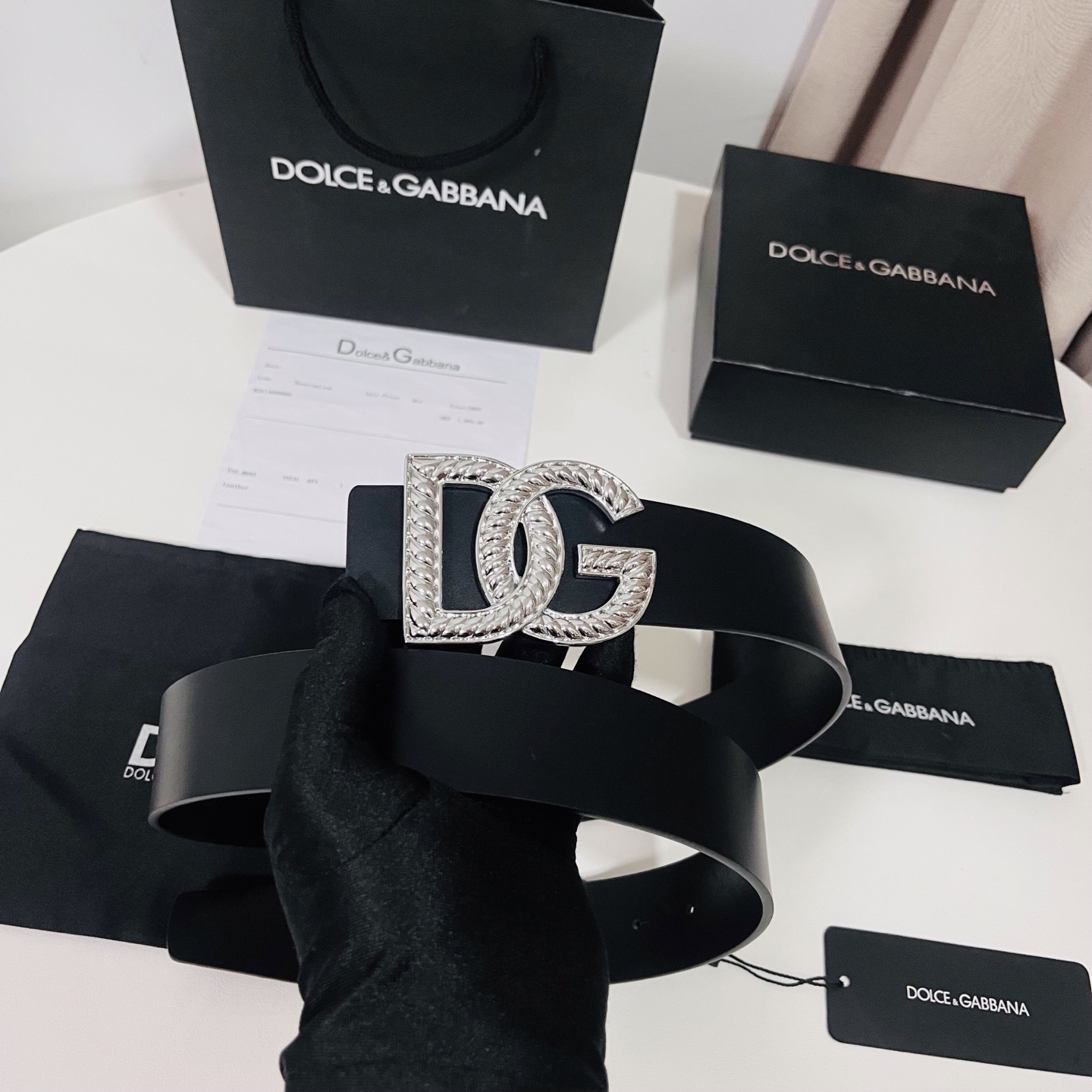 Dolce&Gabbana 新款 金色电镀金属徽标搭扣•搭扣下方设有点扣• 无镍搭扣与配件• 意大利制造