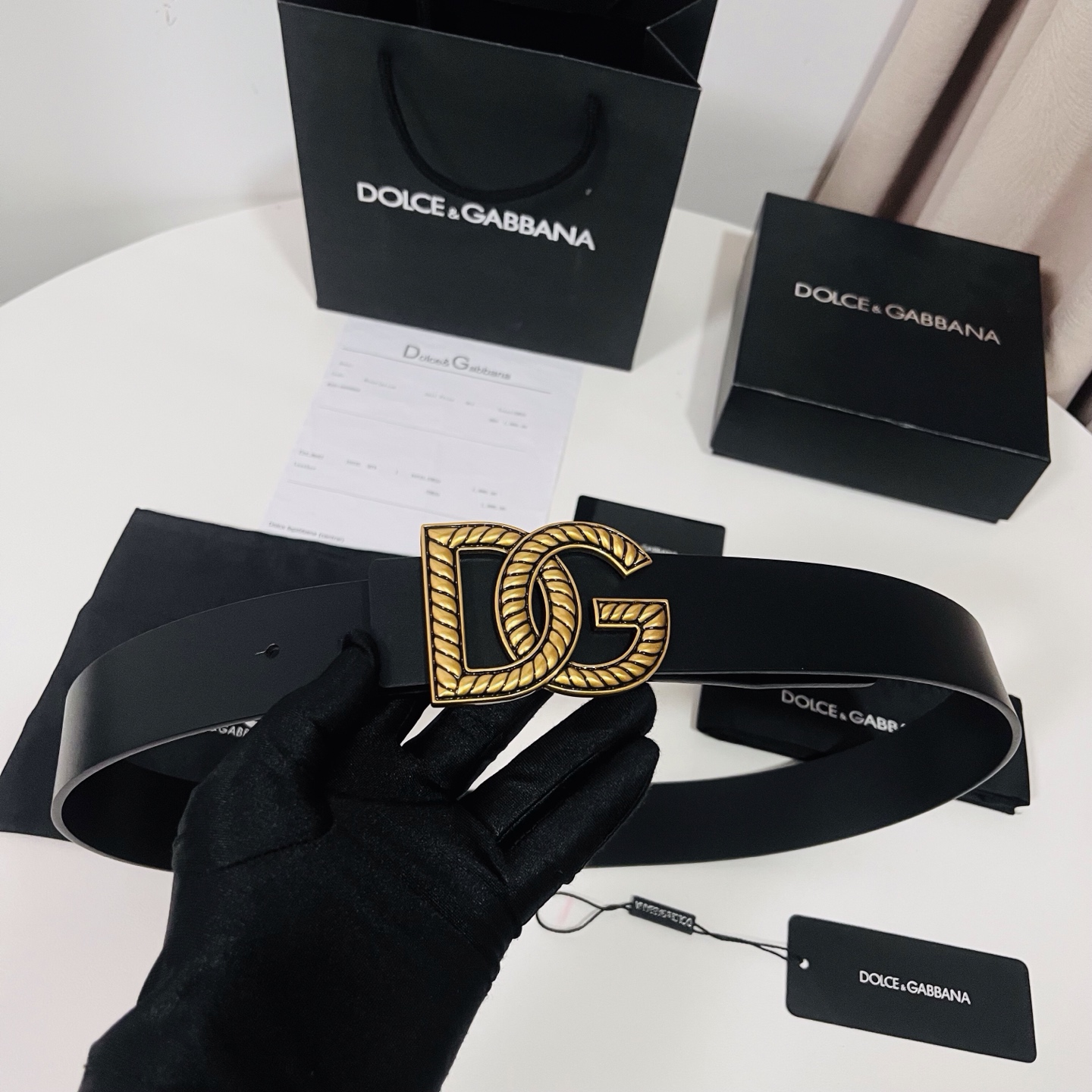 Dolce&Gabbana 新款 金色电镀金属徽标搭扣•搭扣下方设有点扣• 无镍搭扣与配件• 意大利制造