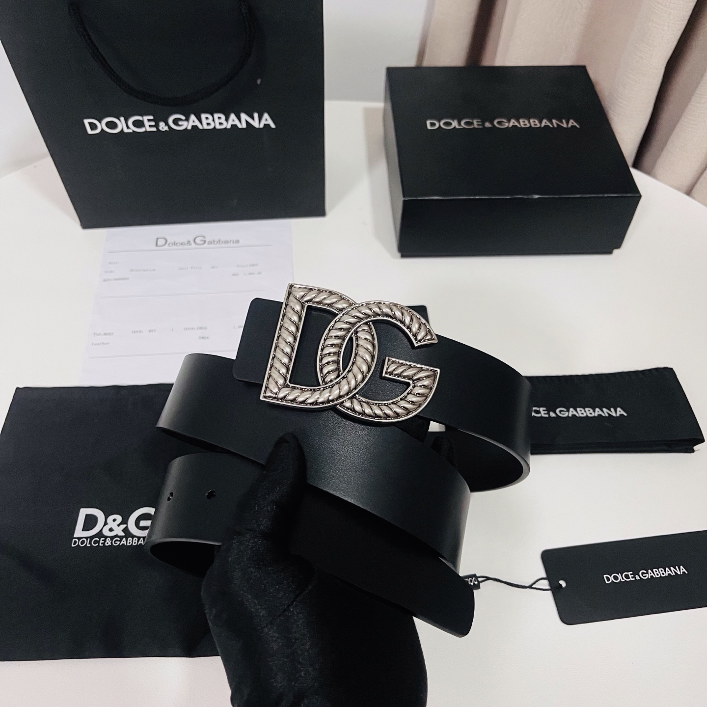 Dolce&Gabbana 新款 金色电镀金属徽标搭扣•搭扣下方设有点扣• 无镍搭扣与配件• 意大利制造