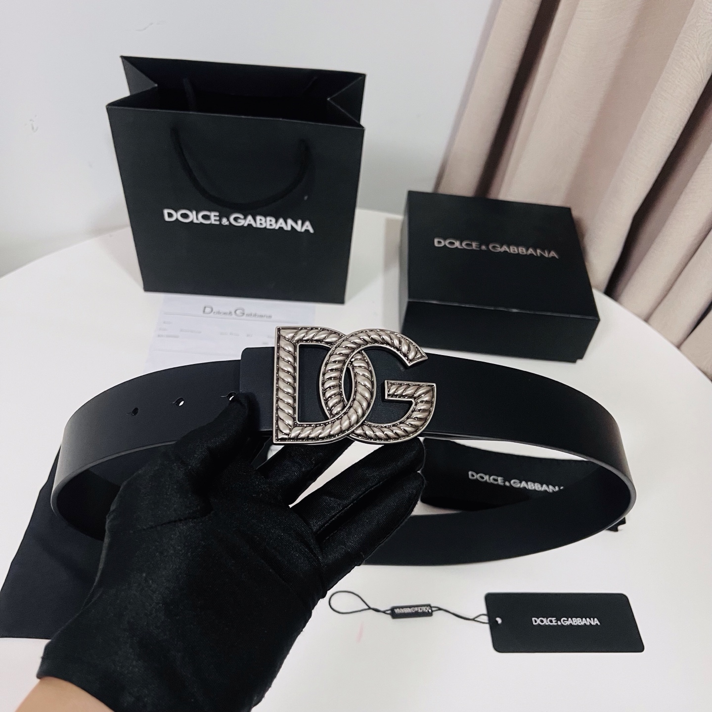 Dolce&Gabbana 新款 金色电镀金属徽标搭扣•搭扣下方设有点扣• 无镍搭扣与配件• 意大利制造