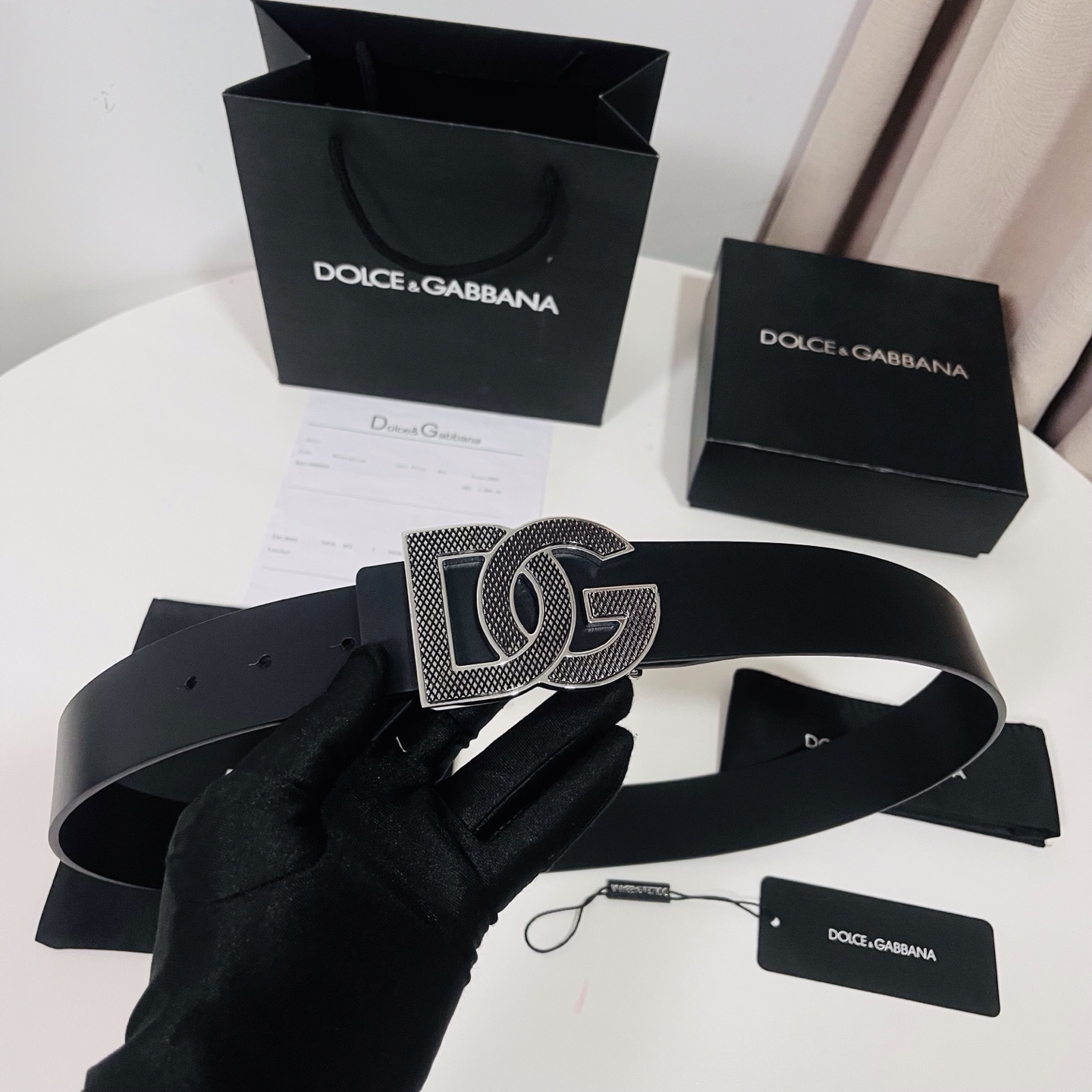 Dolce&Gabbana 新款 金色电镀金属徽标搭扣•搭扣下方设有点扣• 无镍搭扣与配件• 意大利制造