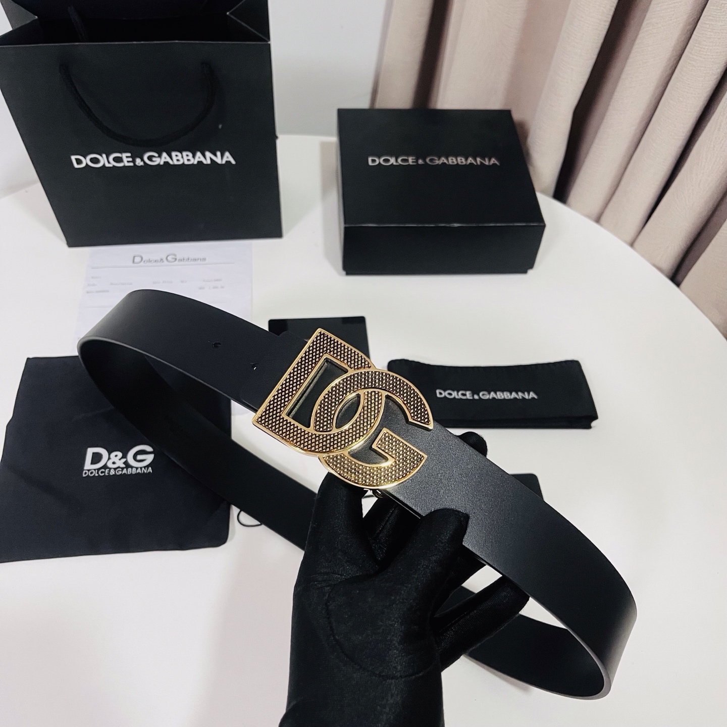 Dolce&Gabbana 新款 金色电镀金属徽标搭扣•搭扣下方设有点扣• 无镍搭扣与配件• 意大利制造