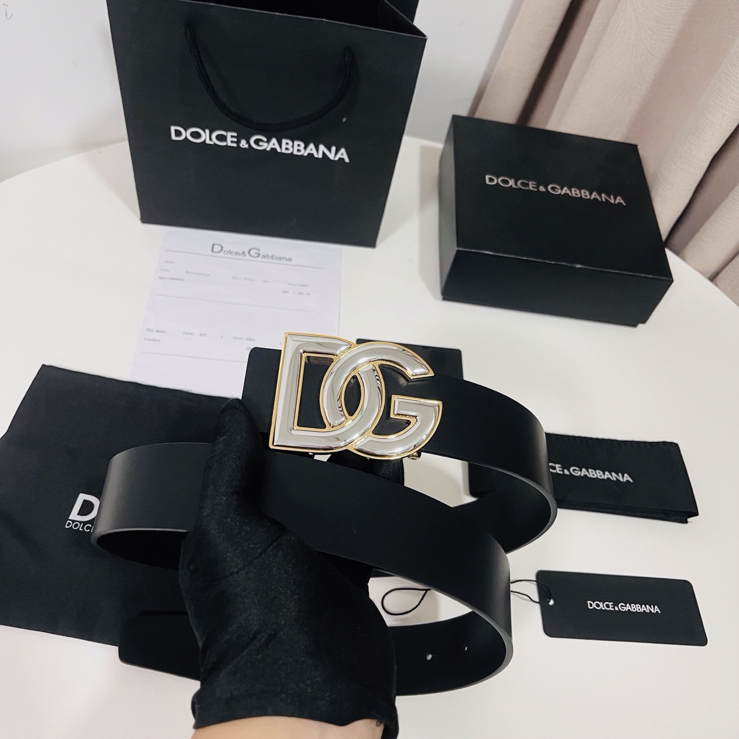 Dolce&Gabbana 新款 金色电镀金属徽标搭扣•搭扣下方设有点扣• 无镍搭扣与配件• 意大利制造