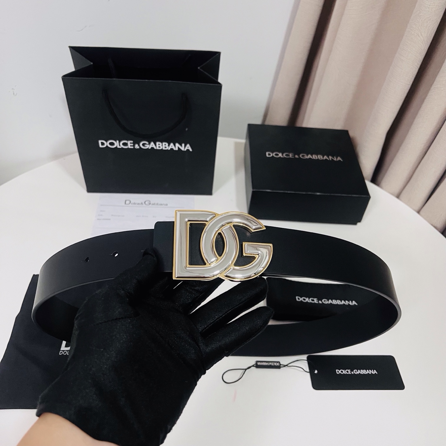 Dolce&Gabbana 新款 金色电镀金属徽标搭扣•搭扣下方设有点扣• 无镍搭扣与配件• 意大利制造
