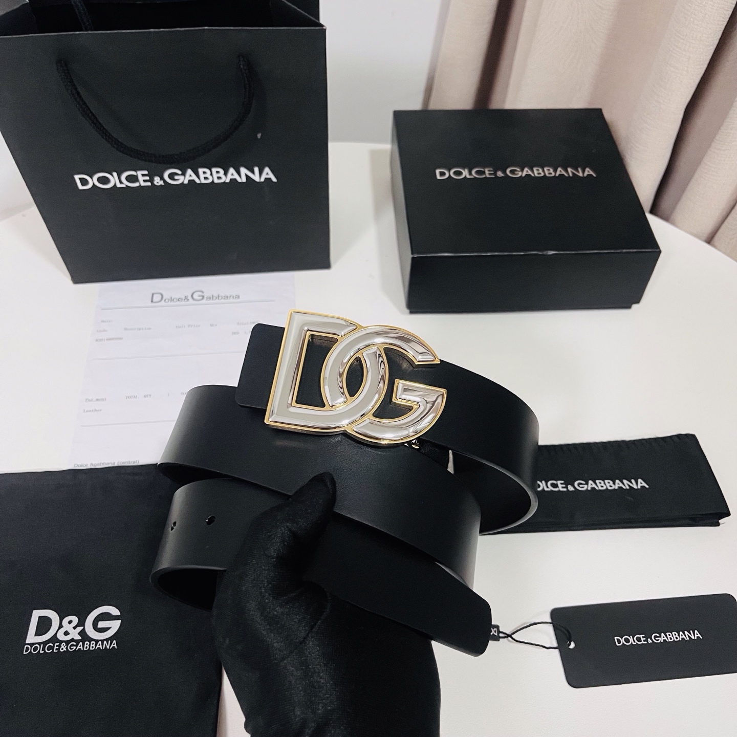 Dolce&Gabbana 新款 金色电镀金属徽标搭扣•搭扣下方设有点扣• 无镍搭扣与配件• 意大利制造