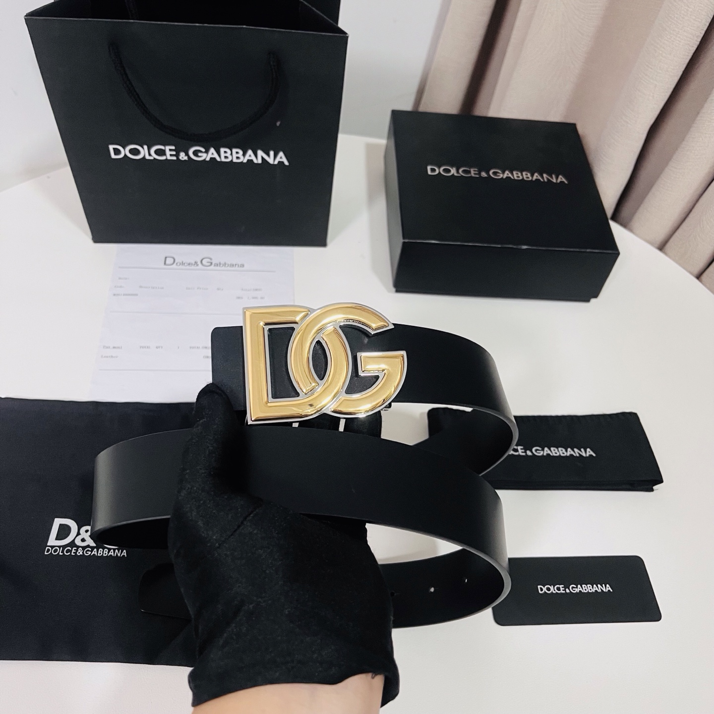 Dolce&Gabbana 新款 金色电镀金属徽标搭扣•搭扣下方设有点扣• 无镍搭扣与配件• 意大利制造