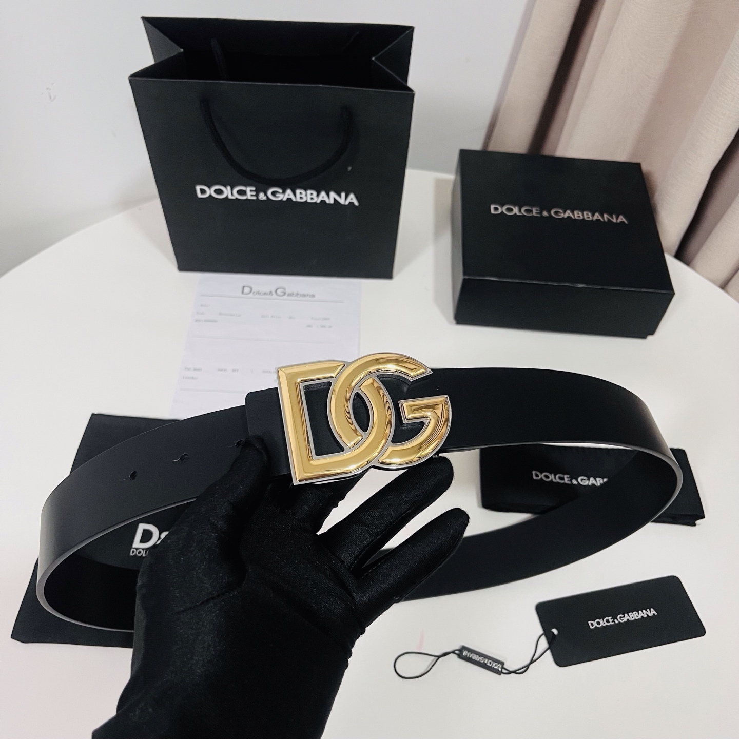 Dolce&Gabbana 新款 金色电镀金属徽标搭扣•搭扣下方设有点扣• 无镍搭扣与配件• 意大利制造