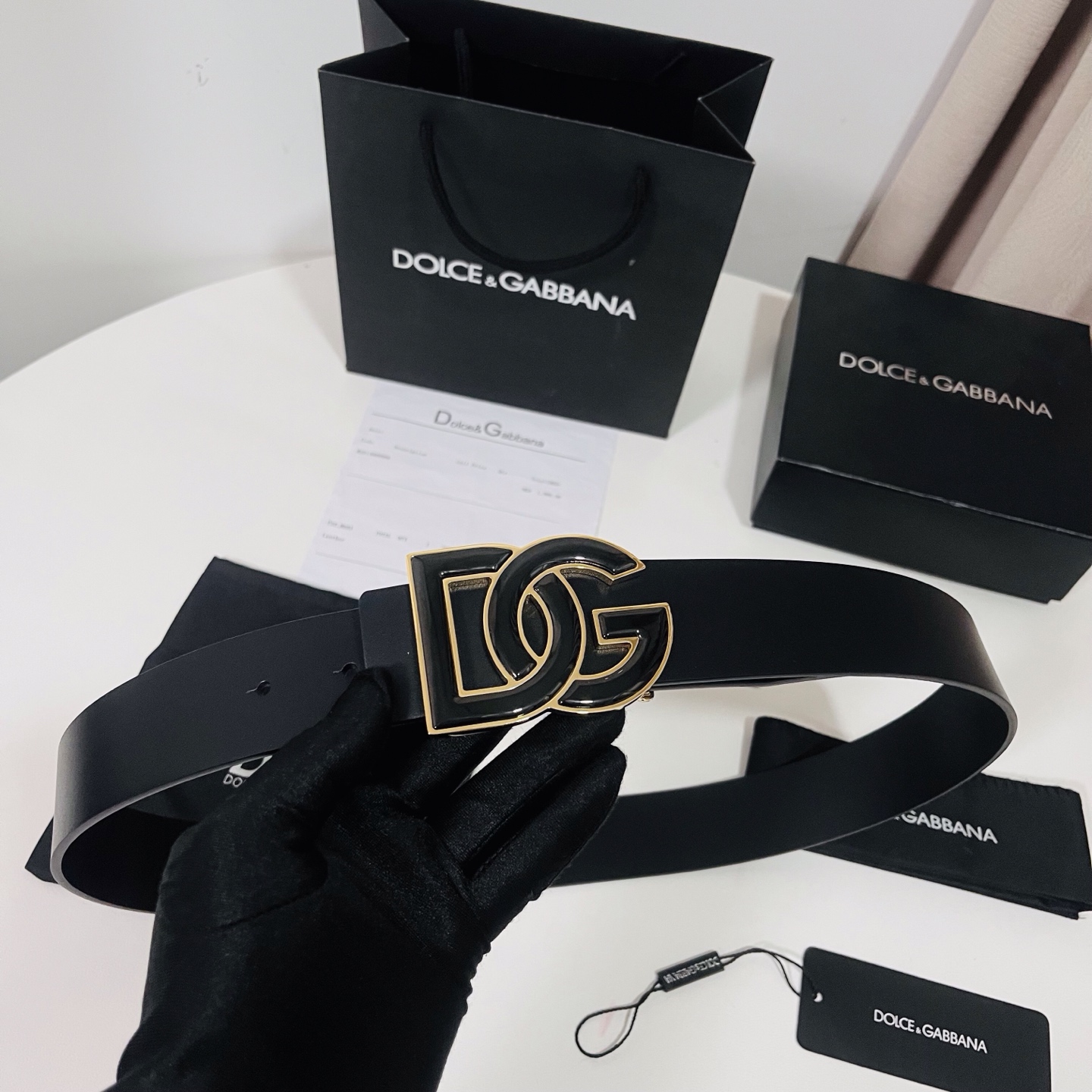 Dolce&Gabbana 新款 金色电镀金属徽标搭扣•搭扣下方设有点扣• 无镍搭扣与配件• 意大利制造