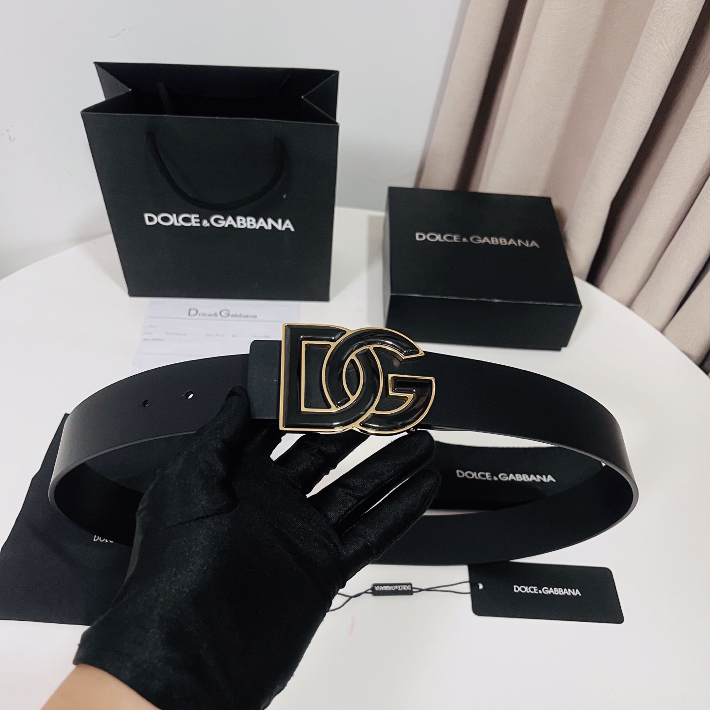 Dolce&Gabbana 新款 金色电镀金属徽标搭扣•搭扣下方设有点扣• 无镍搭扣与配件• 意大利制造