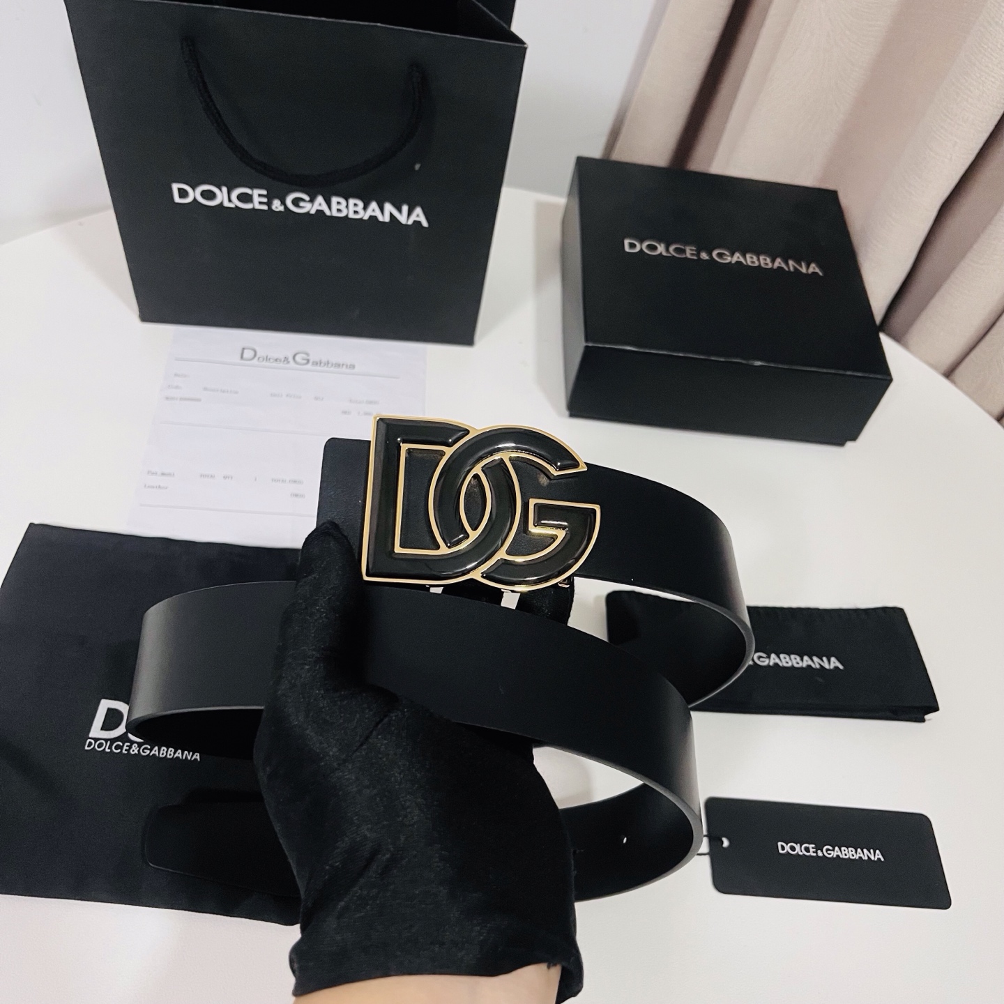 Dolce&Gabbana 新款 金色电镀金属徽标搭扣•搭扣下方设有点扣• 无镍搭扣与配件• 意大利制造