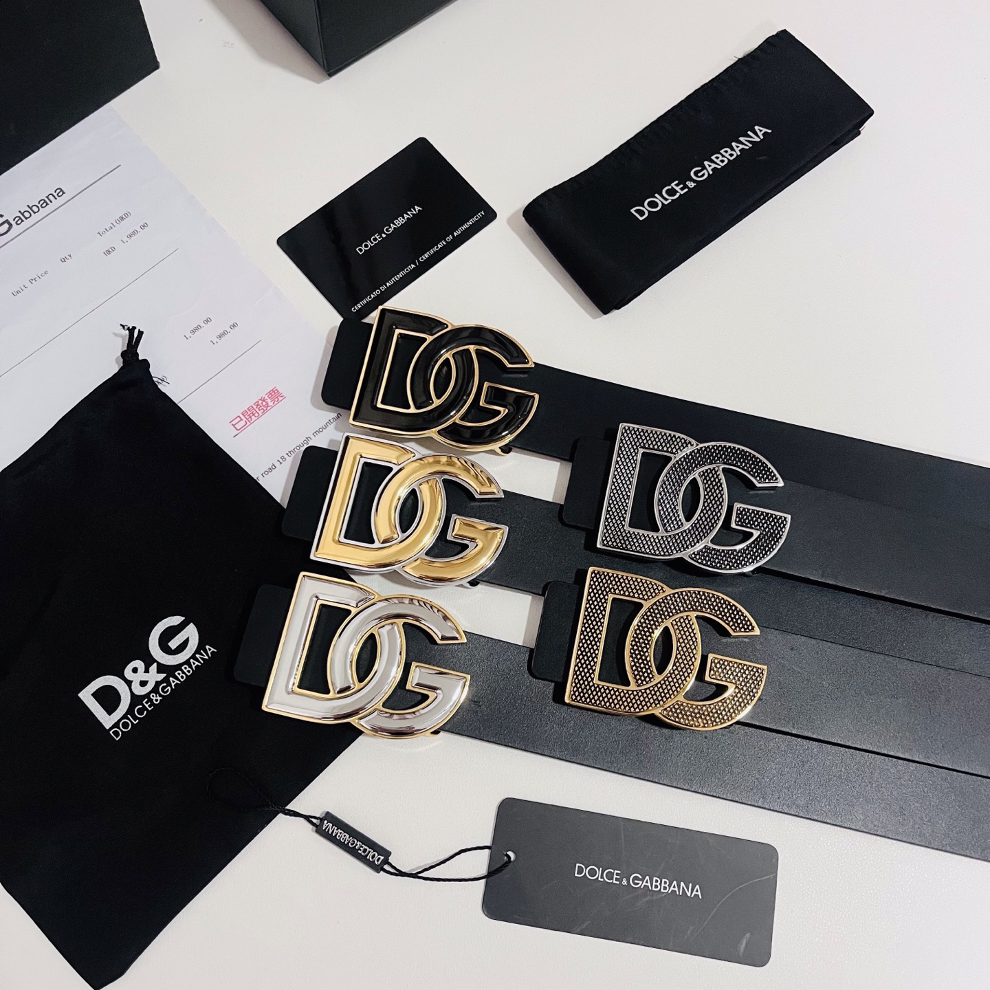 Dolce&Gabbana 新款 金色电镀金属徽标搭扣•搭扣下方设有点扣• 无镍搭扣与配件• 意大利制造