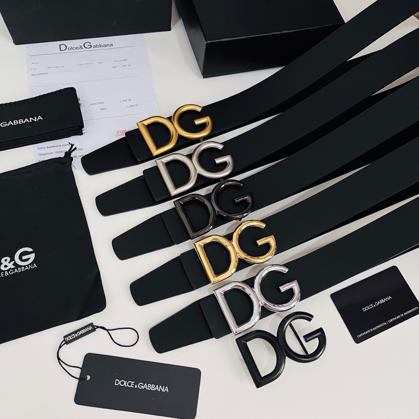 Dolce&Gabbana 新款 金色电镀金属徽标搭扣•搭扣下方设有点扣• 无镍搭扣与配件• 意大利制造