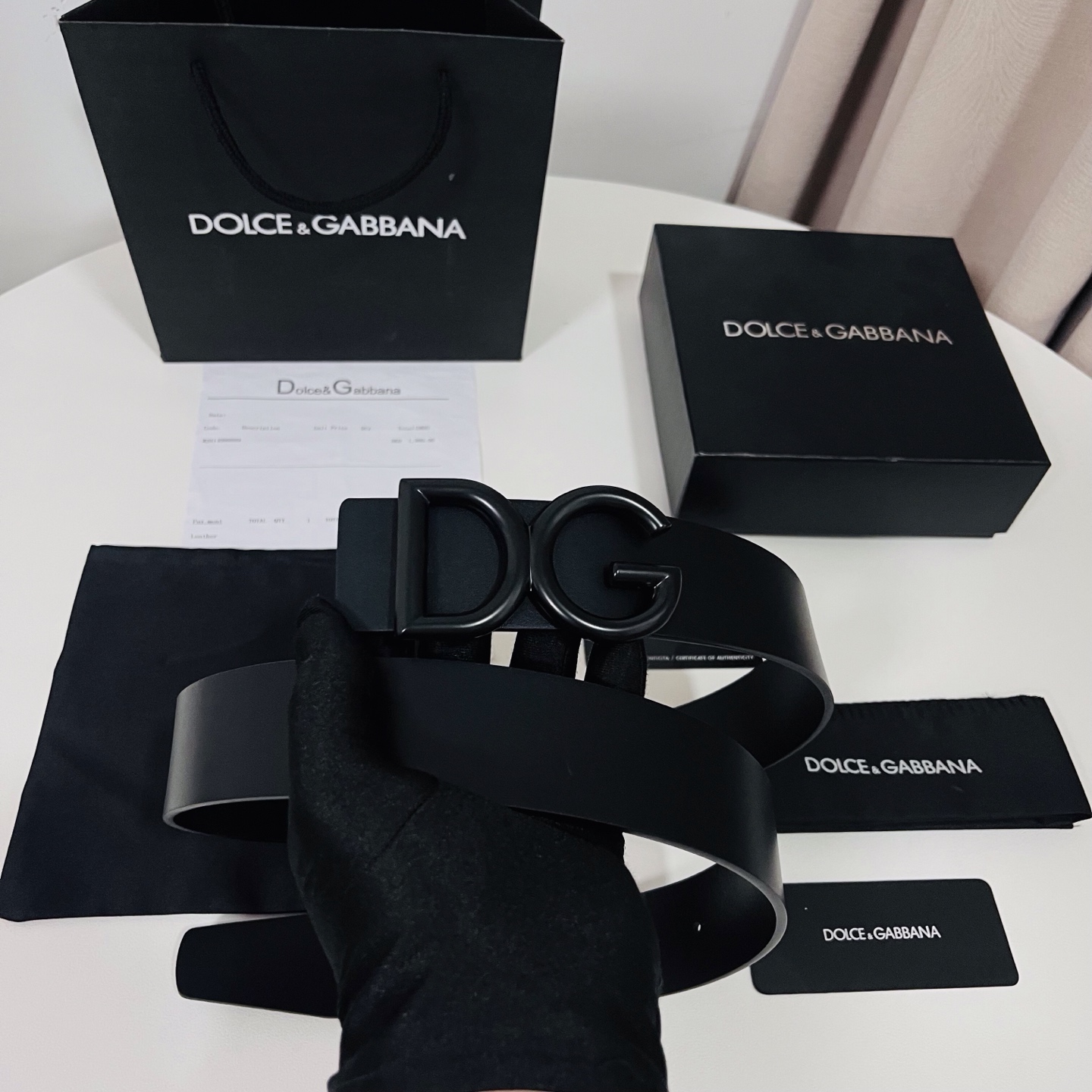 Dolce&Gabbana 新款 金色电镀金属徽标搭扣•搭扣下方设有点扣• 无镍搭扣与配件• 意大利制造