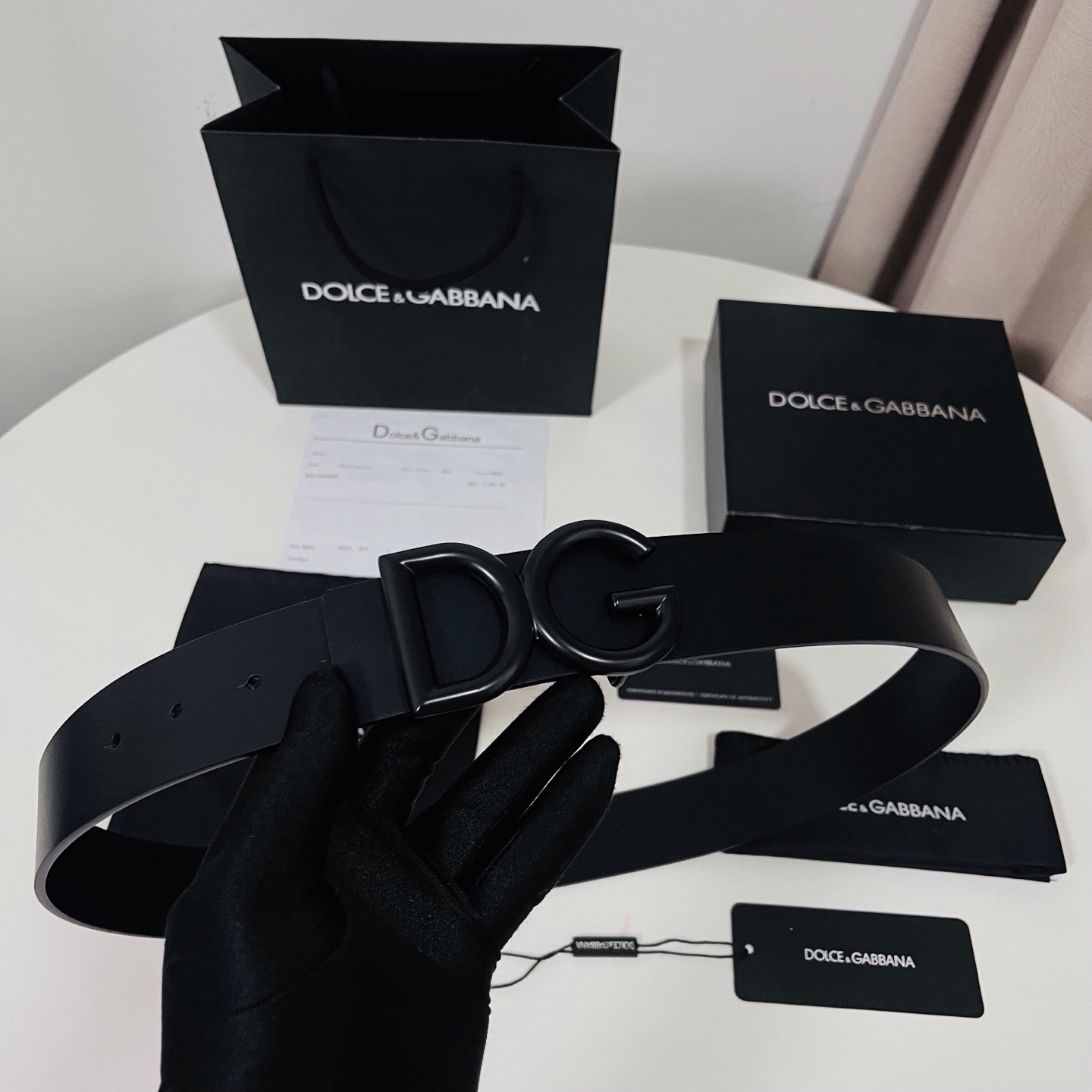 Dolce&Gabbana 新款 金色电镀金属徽标搭扣•搭扣下方设有点扣• 无镍搭扣与配件• 意大利制造