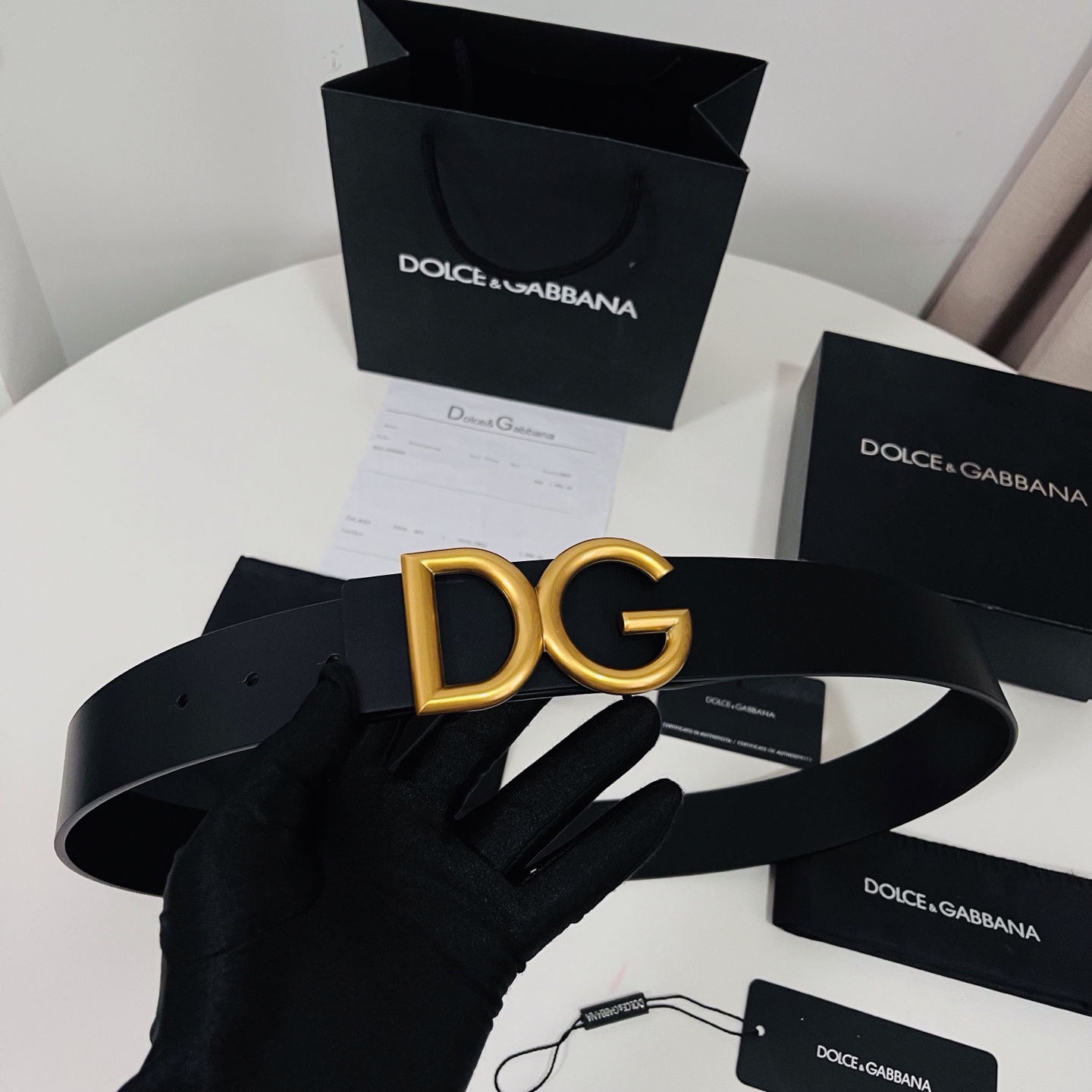 Dolce&Gabbana 新款 金色电镀金属徽标搭扣•搭扣下方设有点扣• 无镍搭扣与配件• 意大利制造