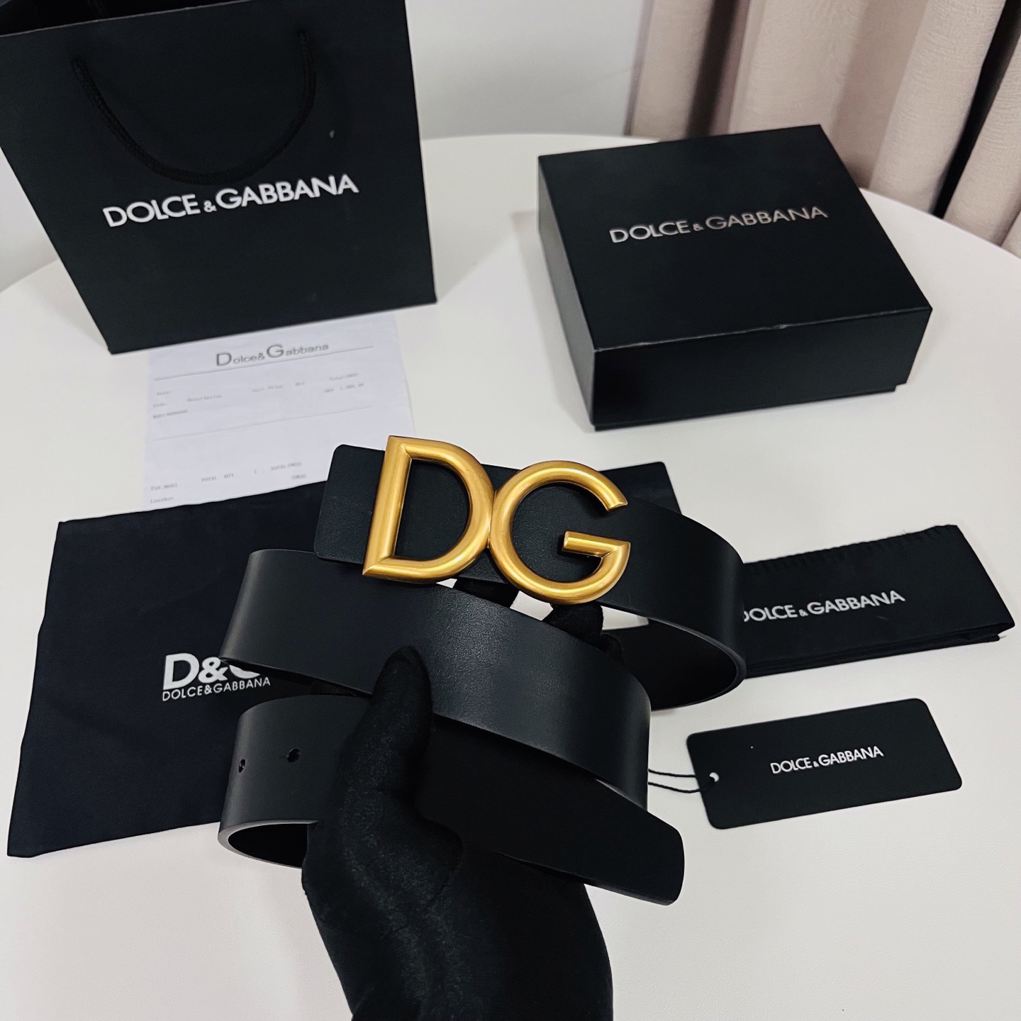 Dolce&Gabbana 新款 金色电镀金属徽标搭扣•搭扣下方设有点扣• 无镍搭扣与配件• 意大利制造