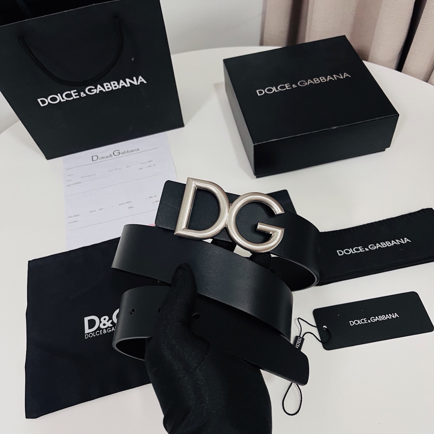Dolce&Gabbana 新款 金色电镀金属徽标搭扣•搭扣下方设有点扣• 无镍搭扣与配件• 意大利制造