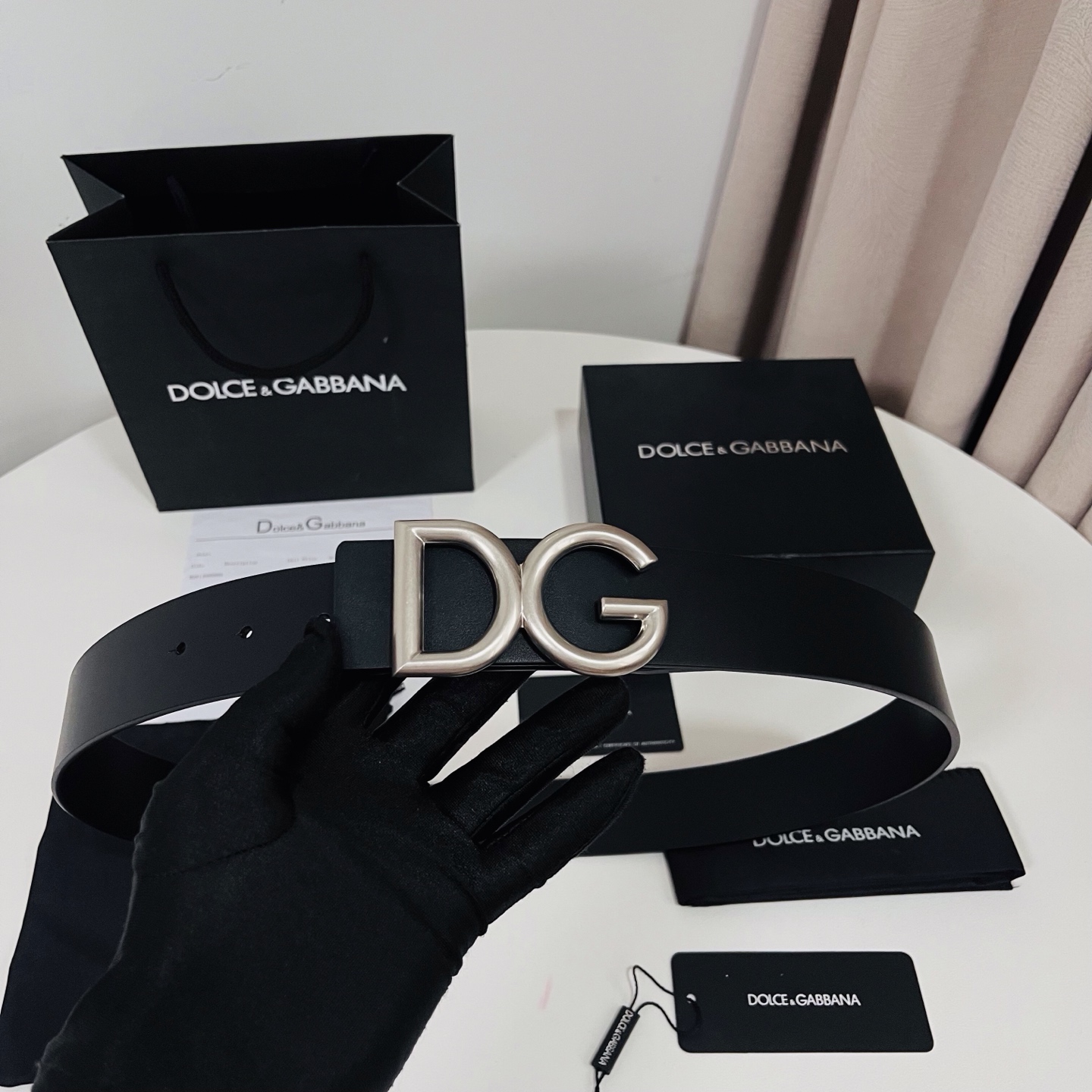 Dolce&Gabbana 新款 金色电镀金属徽标搭扣•搭扣下方设有点扣• 无镍搭扣与配件• 意大利制造
